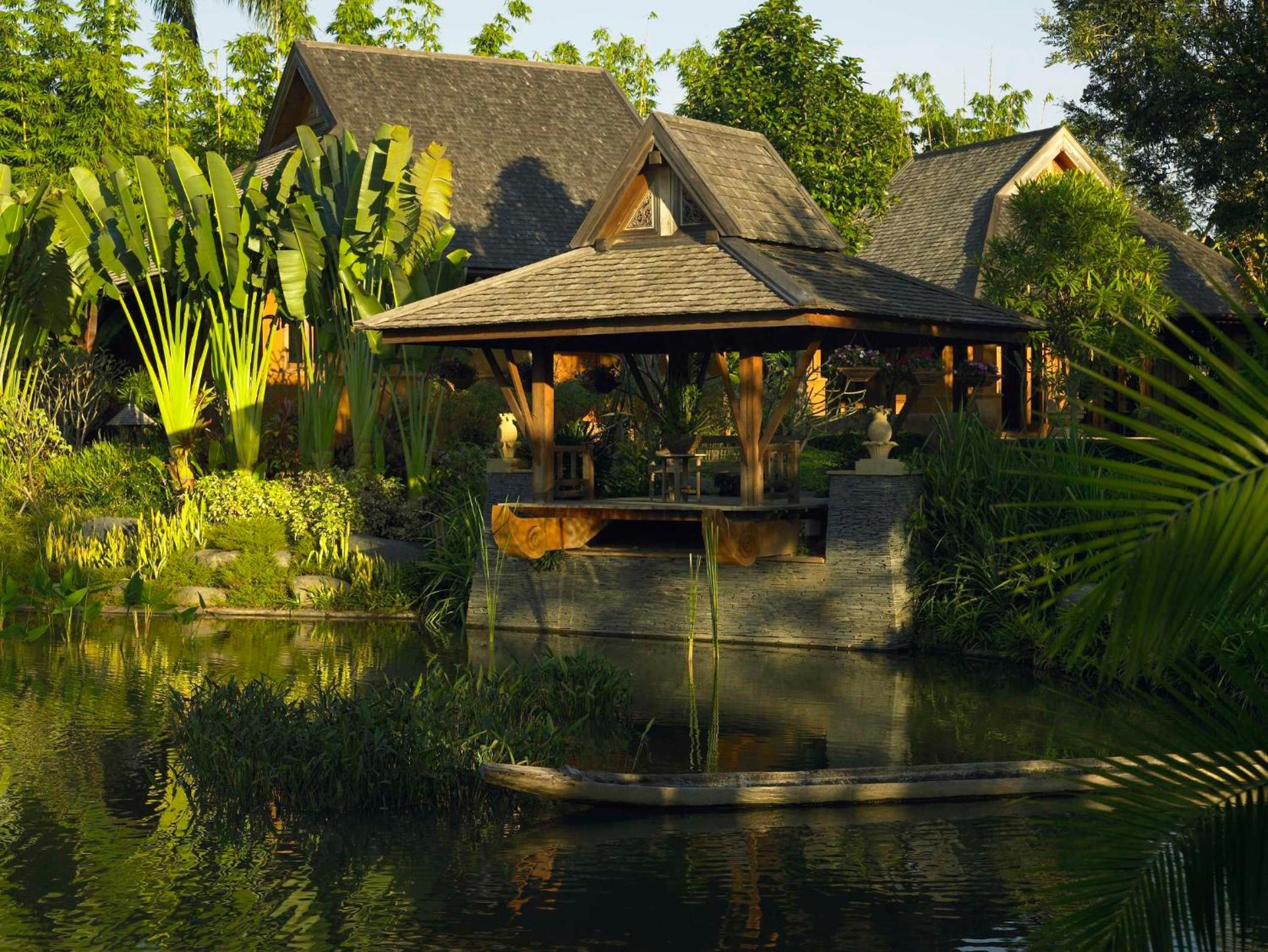 Howie's HomeStay