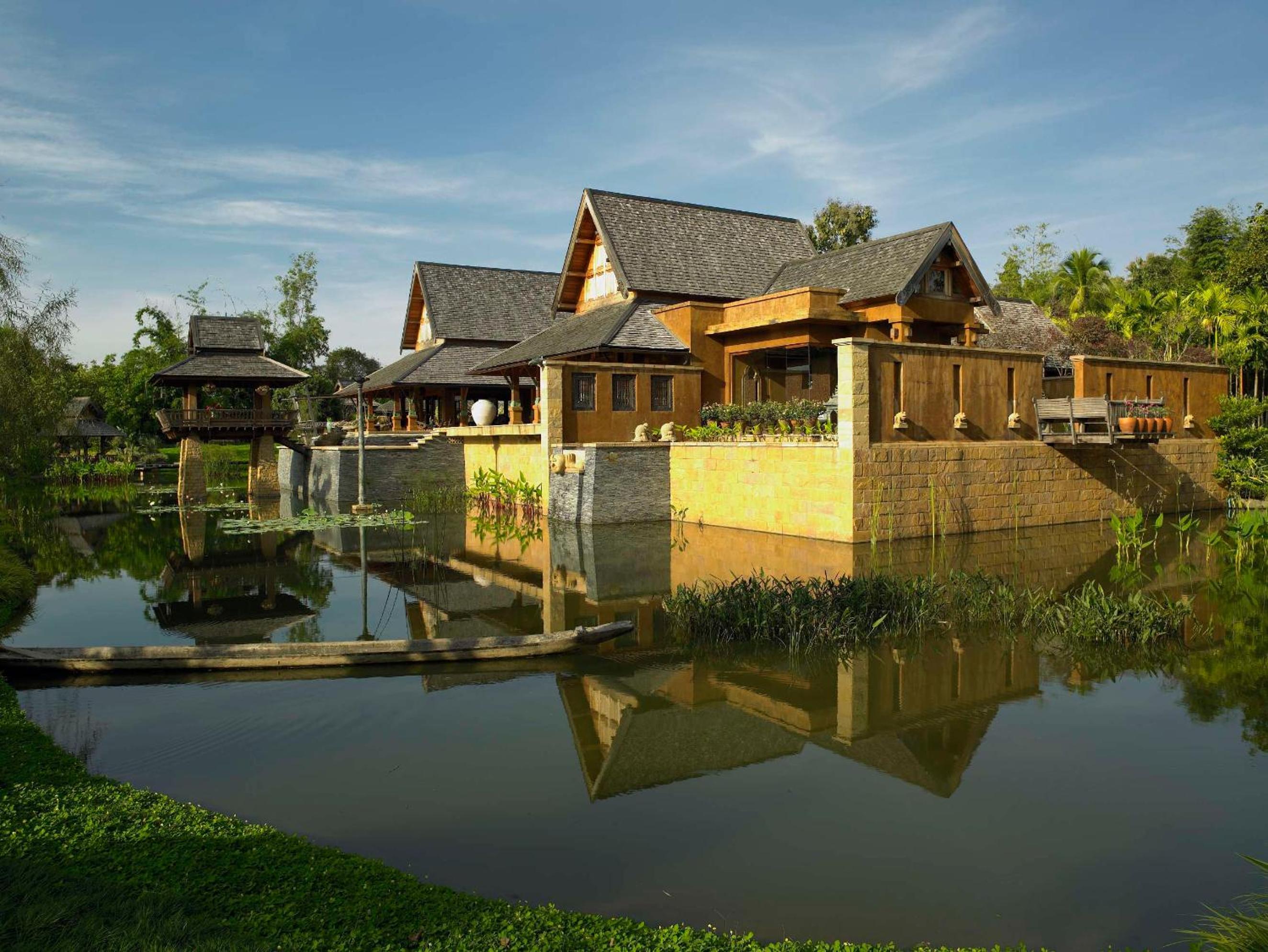 Howie's HomeStay