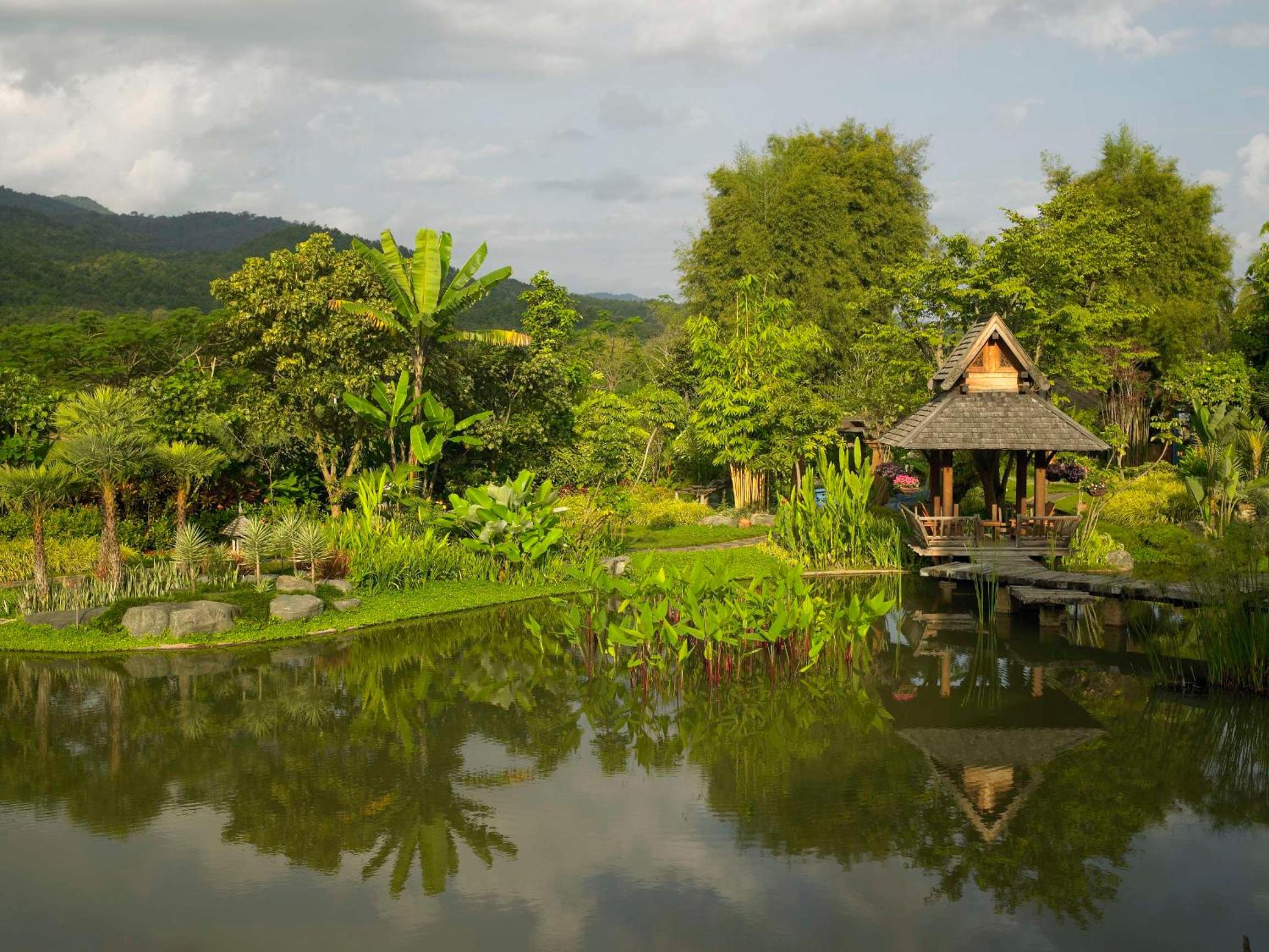 Howie's HomeStay