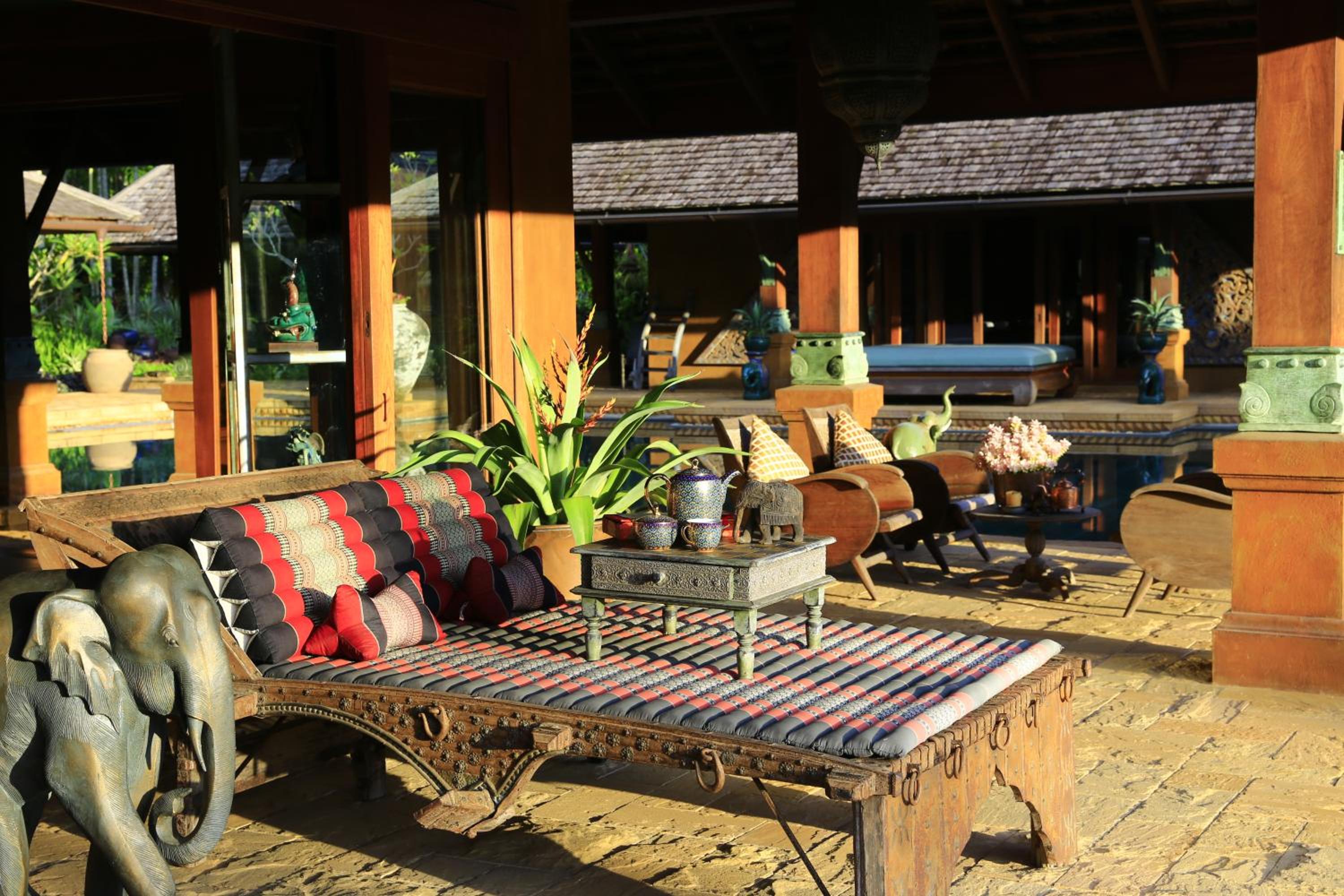 Howie's HomeStay