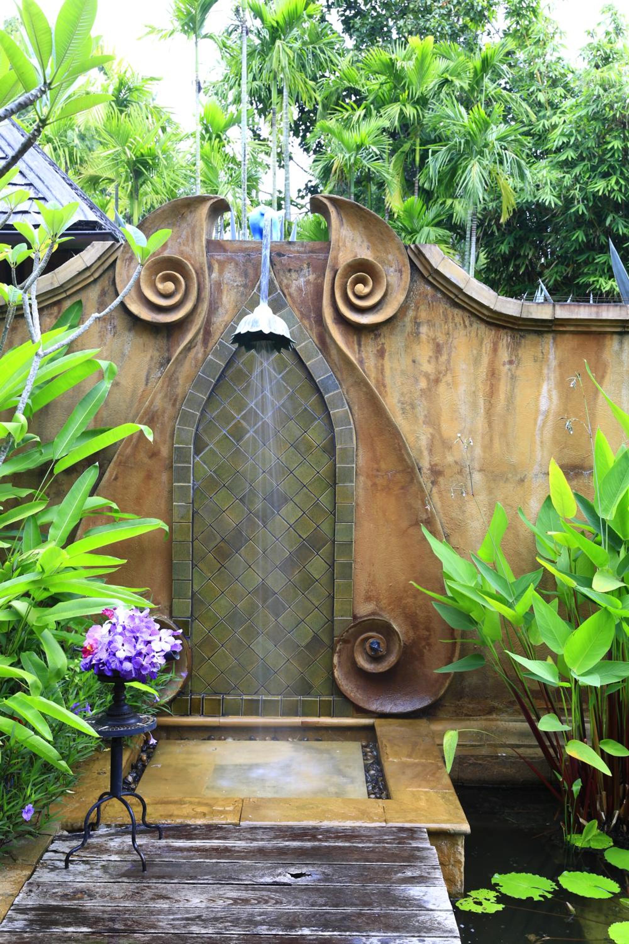 Howie's HomeStay