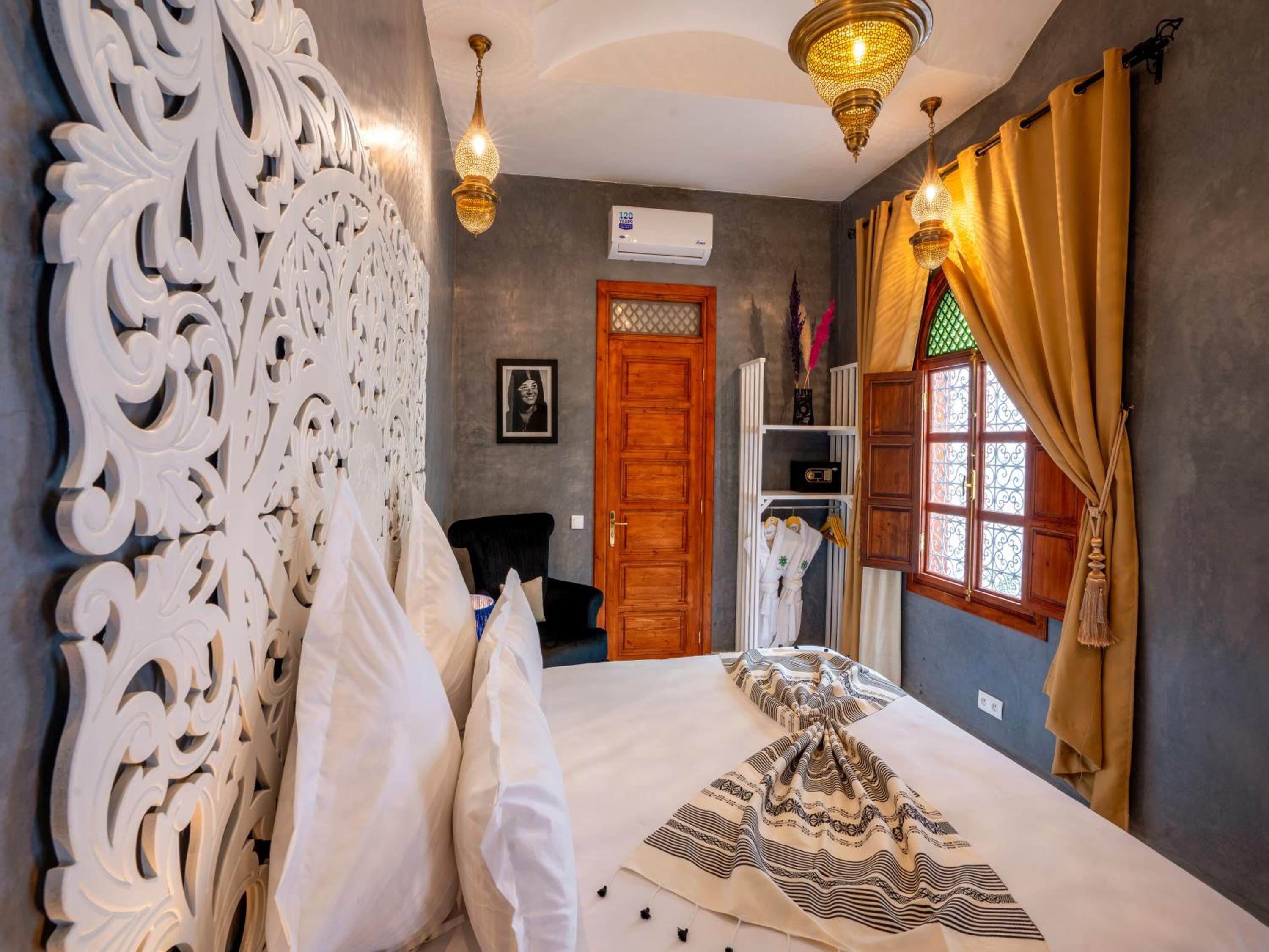 Riad Dar Al-Famila & Spa