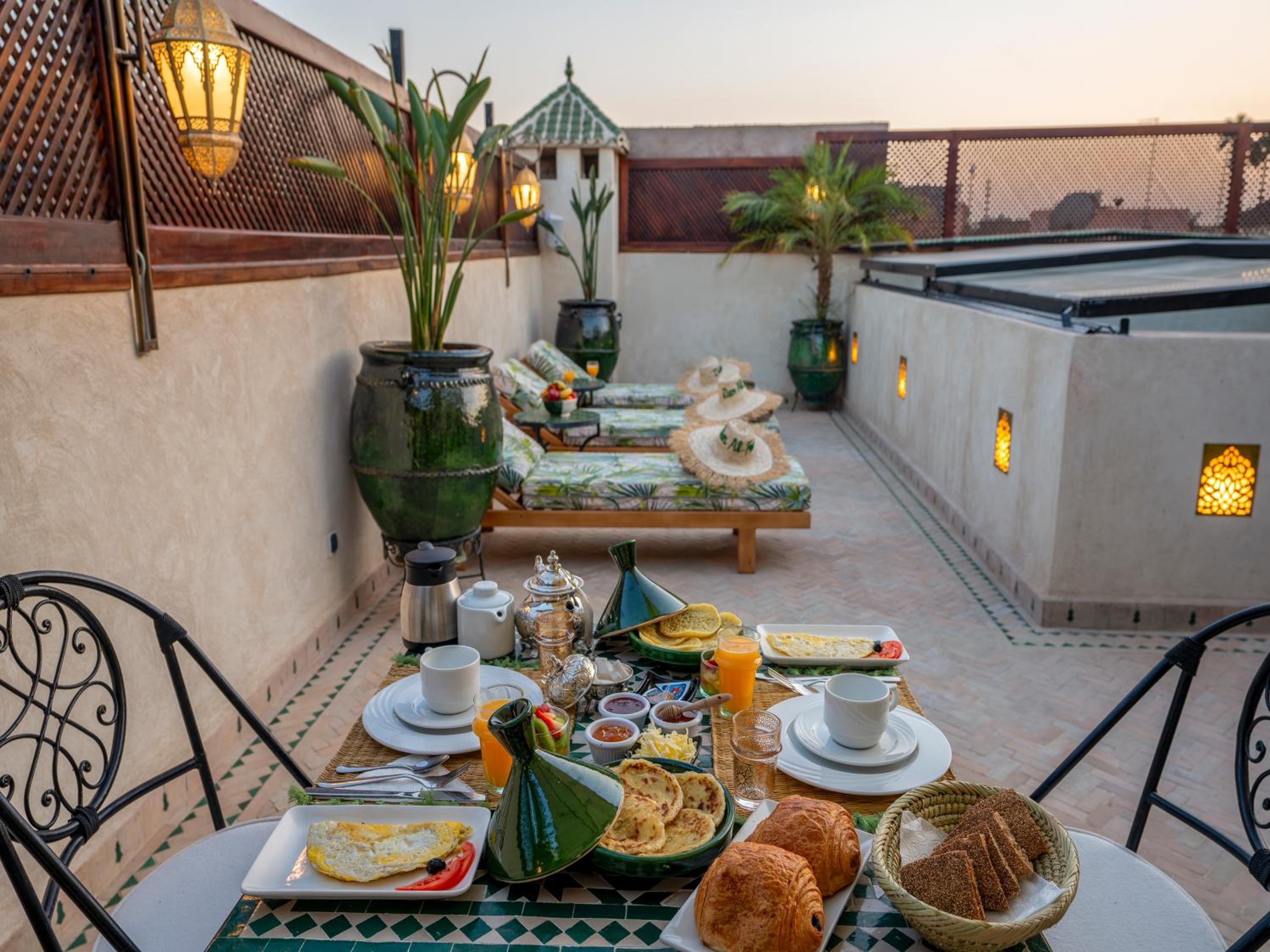 Riad Dar Al-Famila & Spa