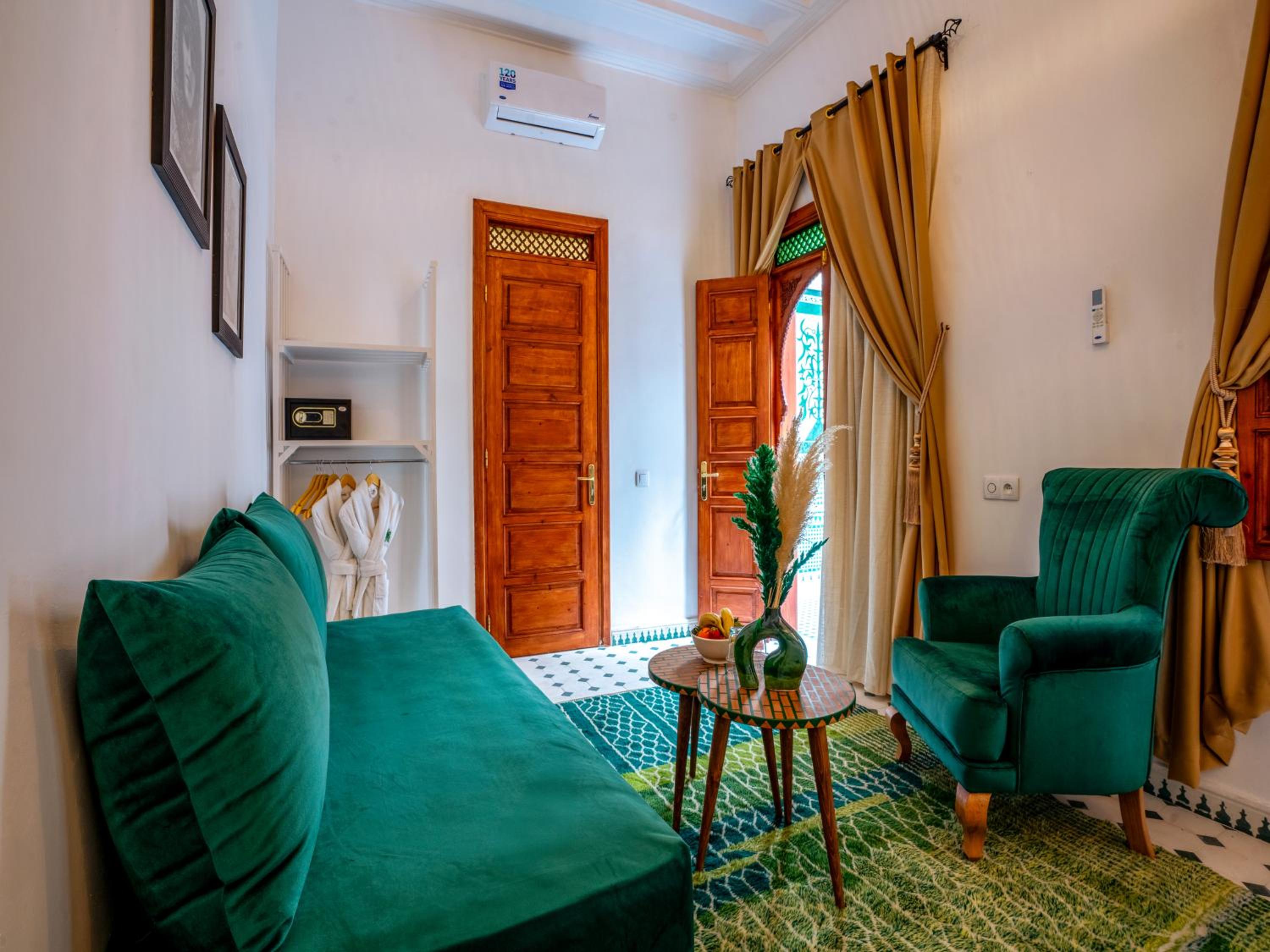 Riad Dar Al-Famila & Spa
