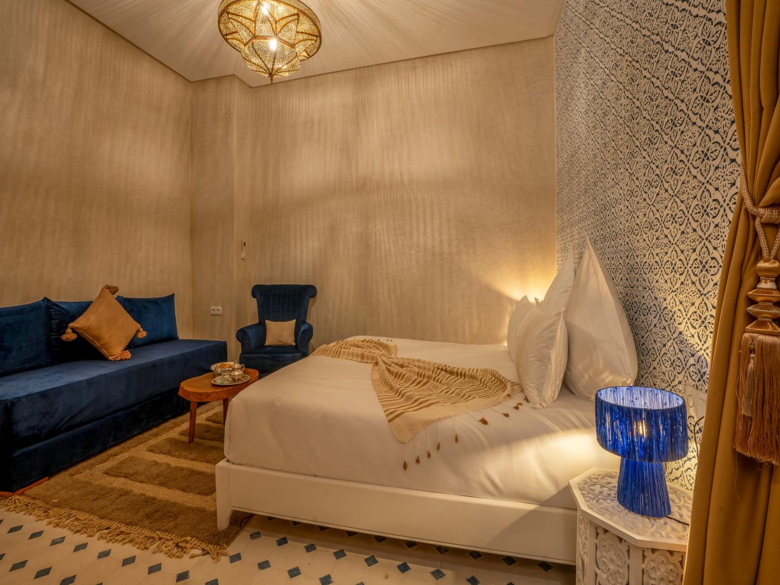 Riad Dar Al-Famila & Spa