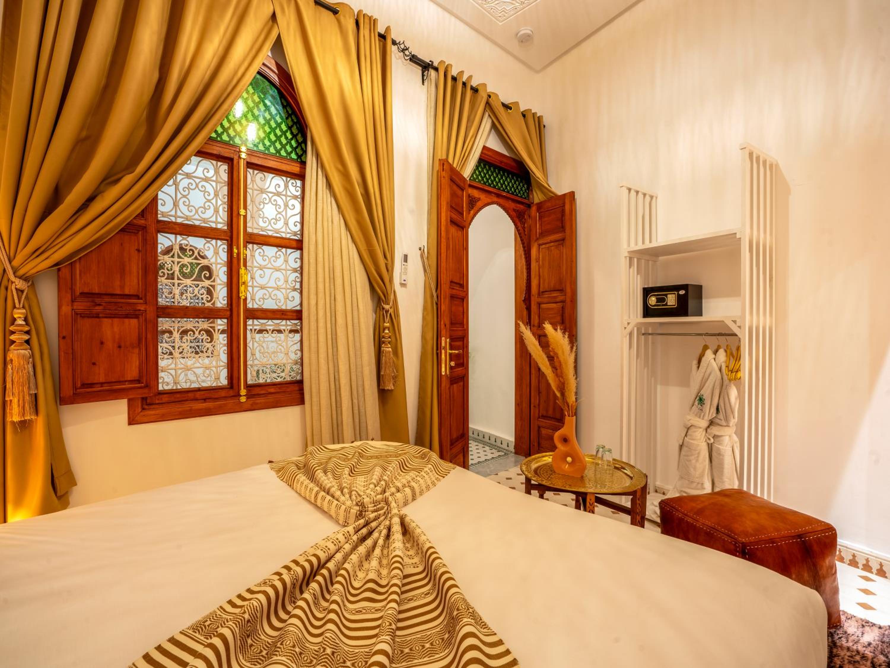 Riad Dar Al-Famila & Spa