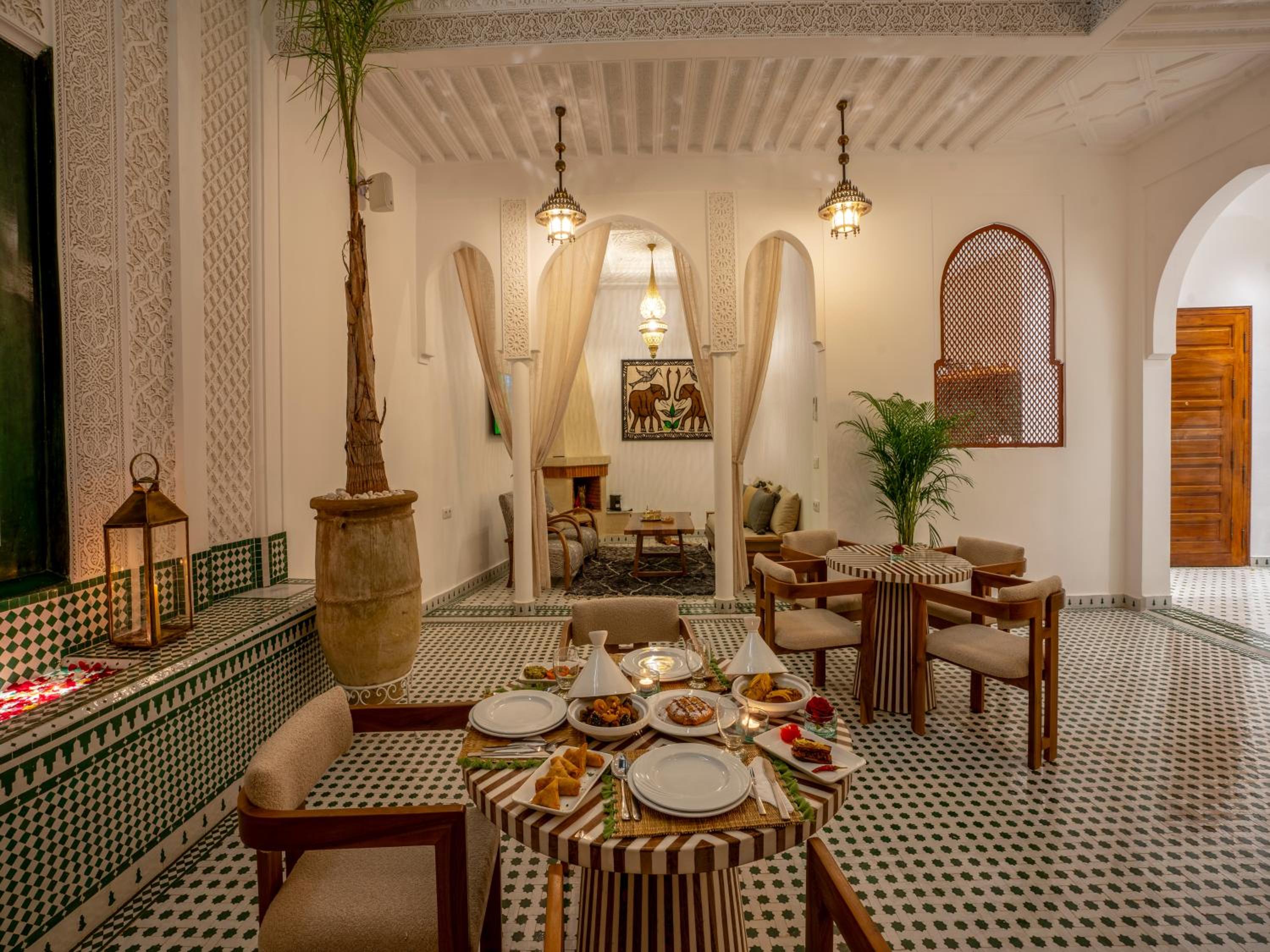 Riad Dar Al-Famila & Spa
