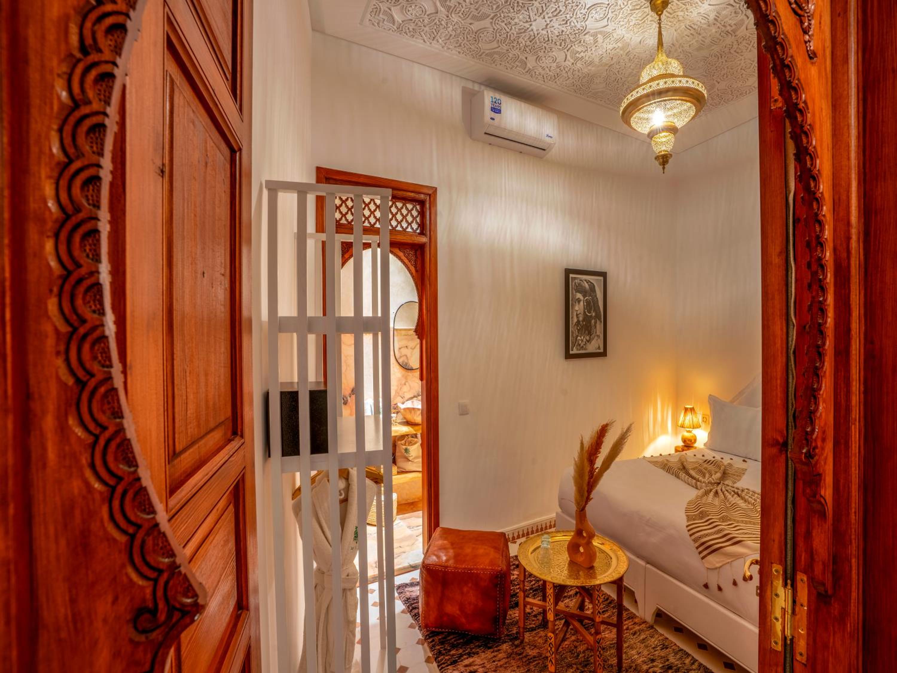 Riad Dar Al-Famila & Spa