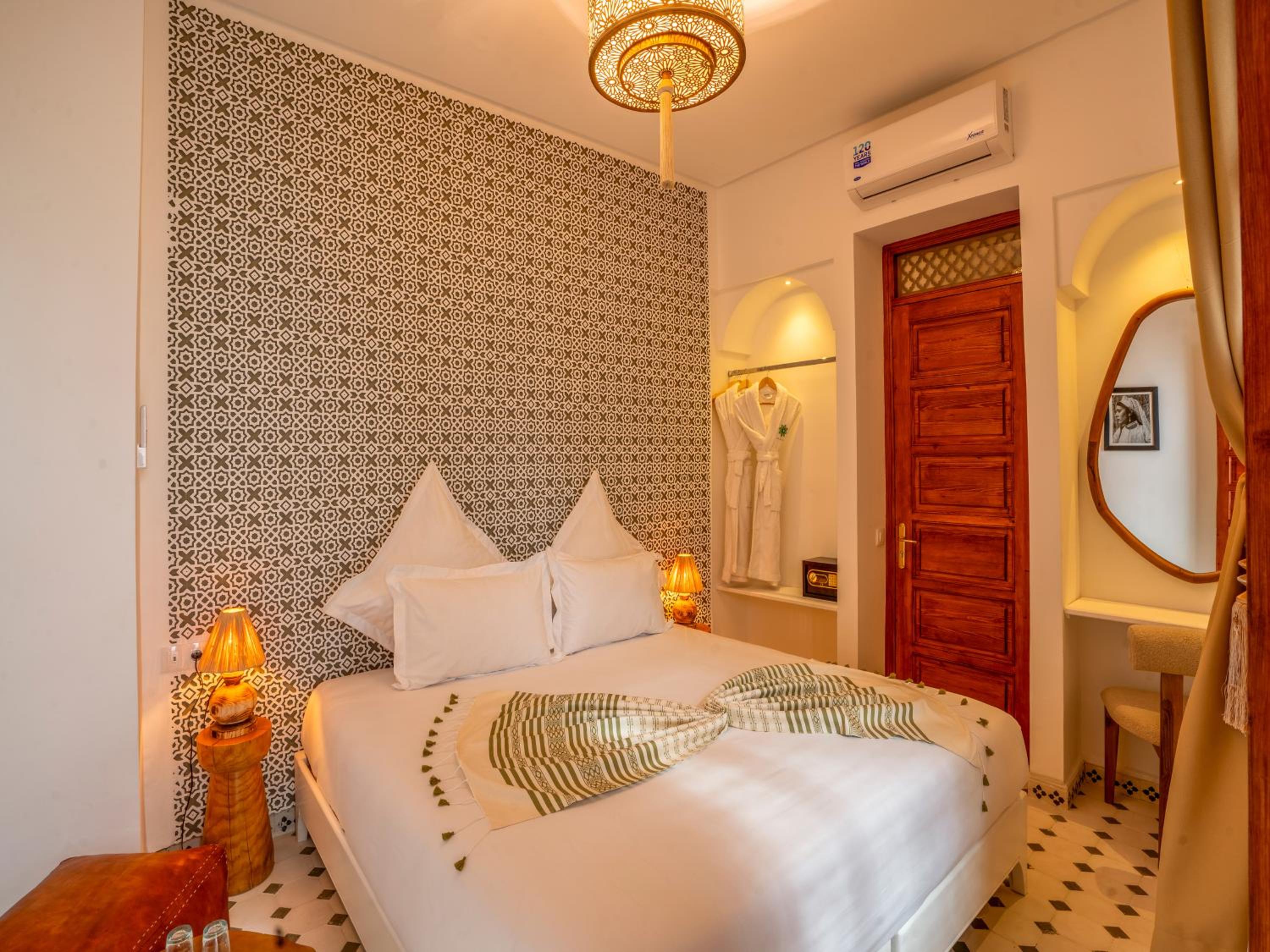 Riad Dar Al-Famila & Spa