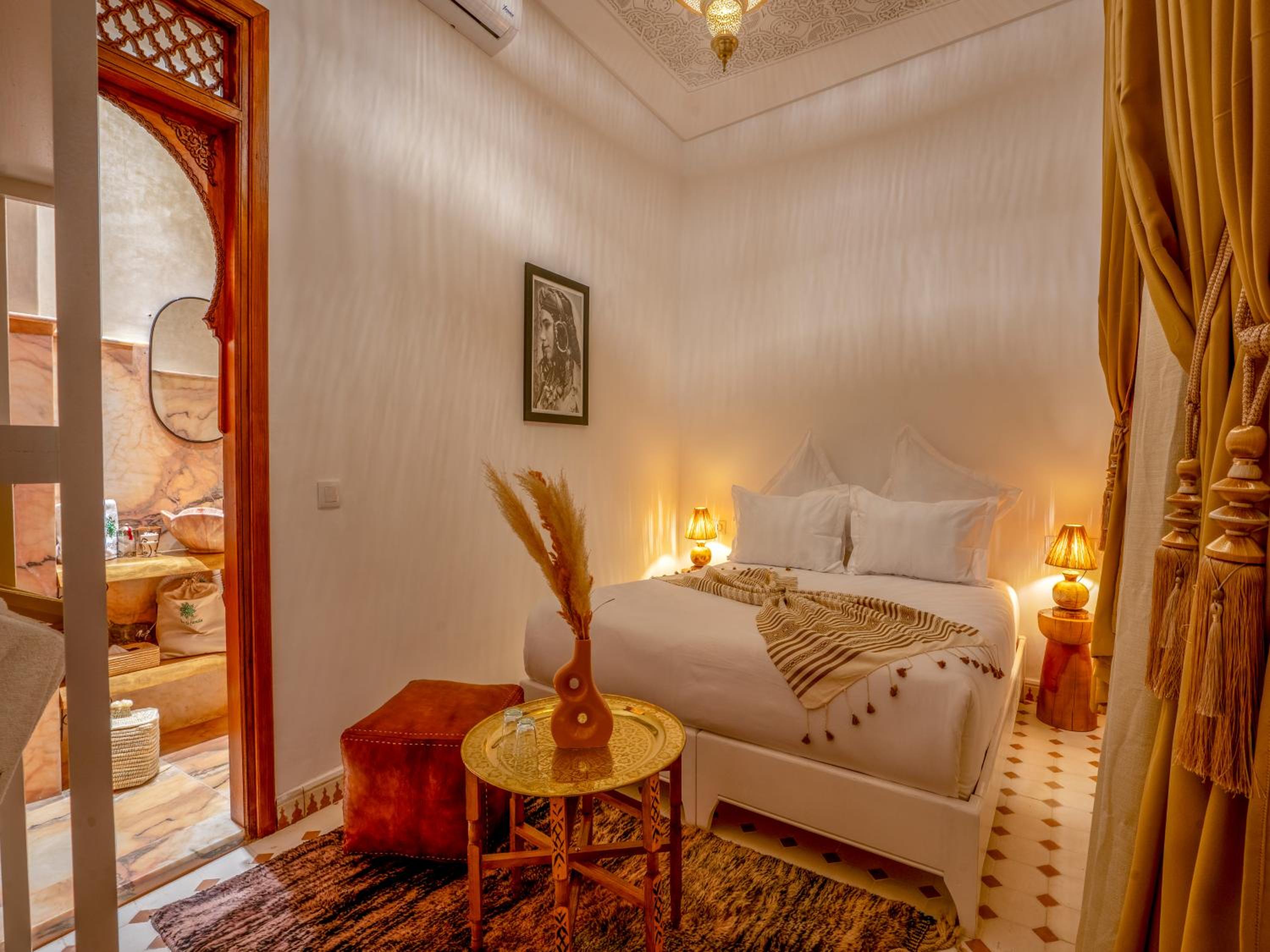 Riad Dar Al-Famila & Spa