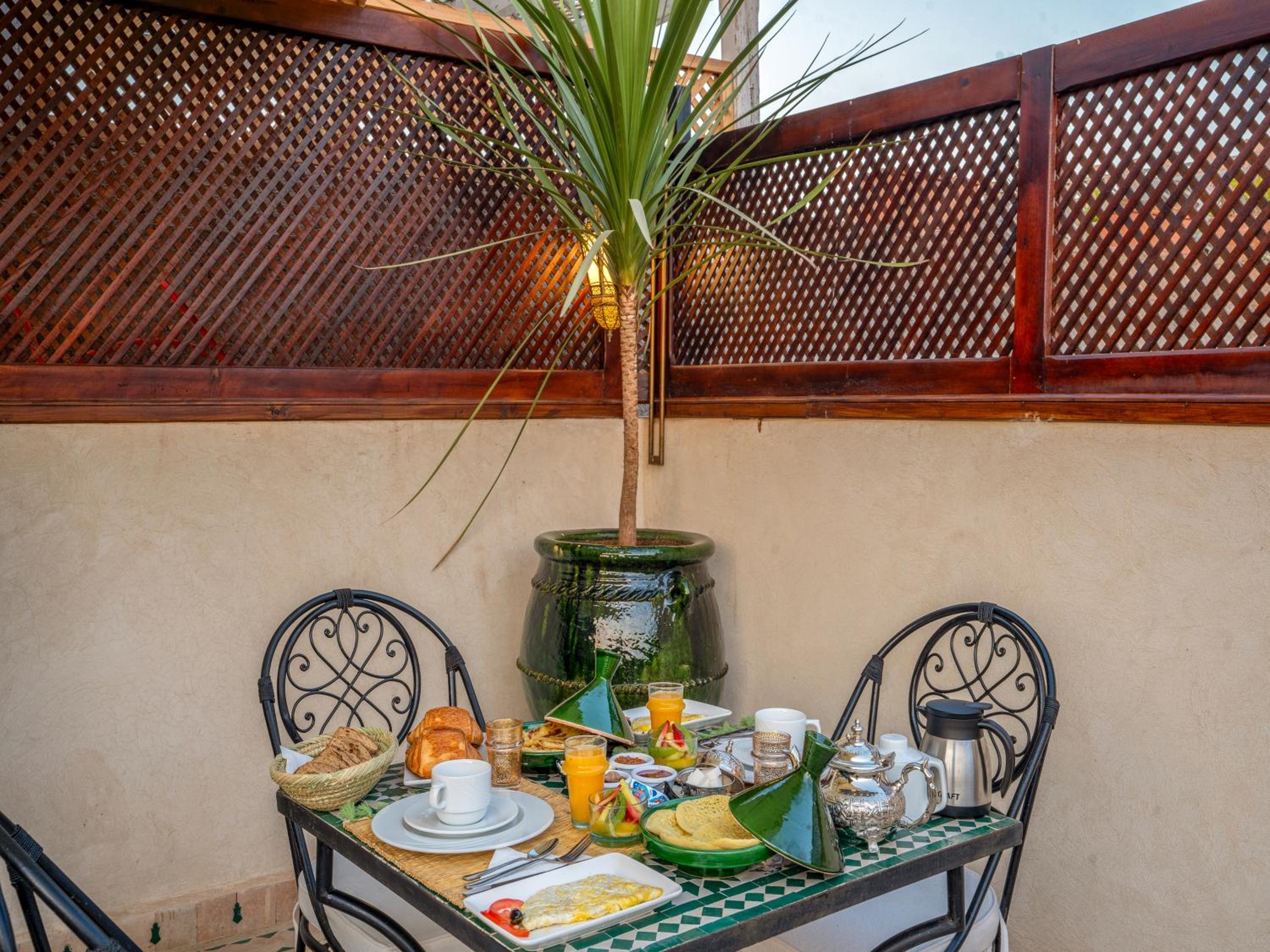Riad Dar Al-Famila & Spa