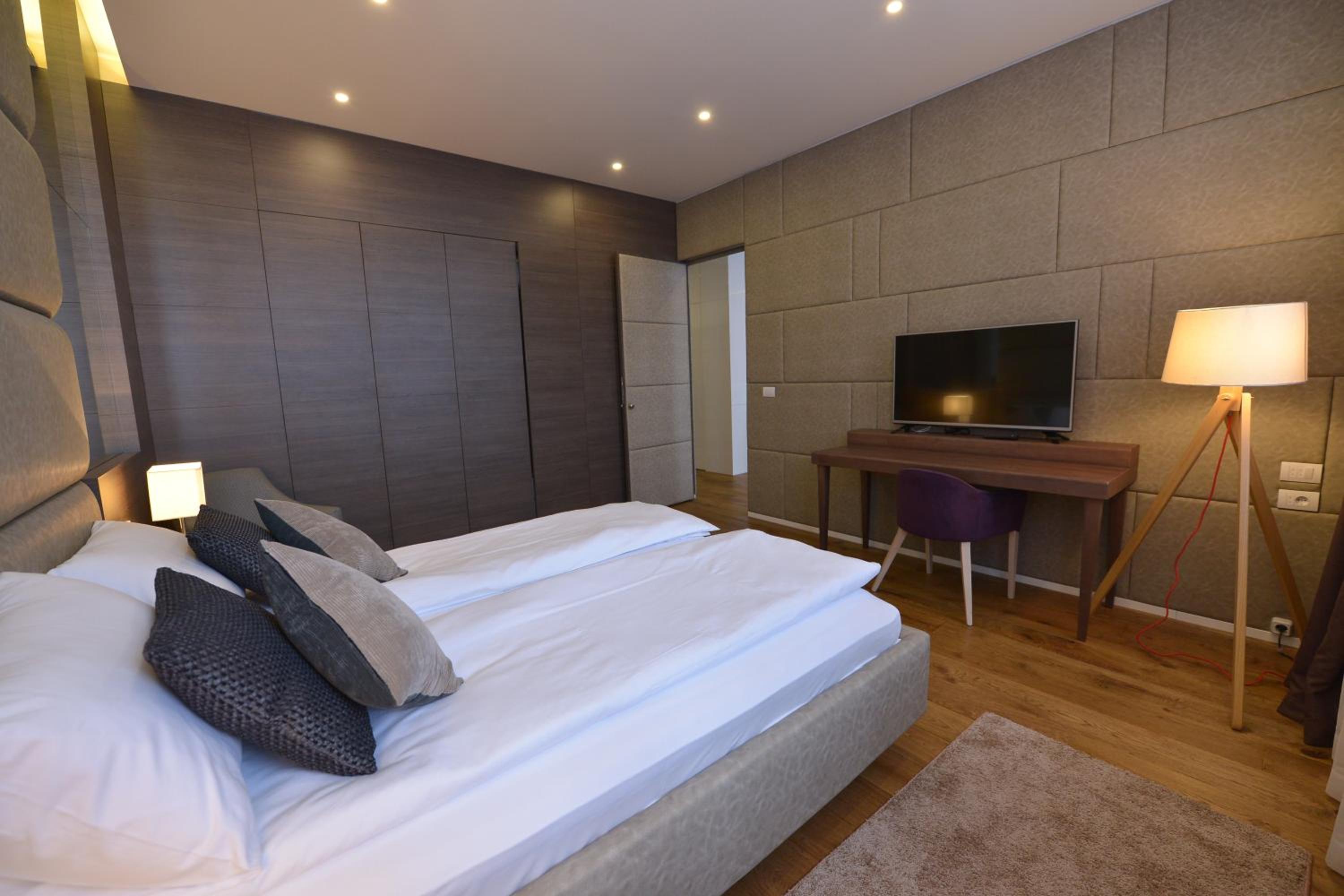 Boutique Rooms