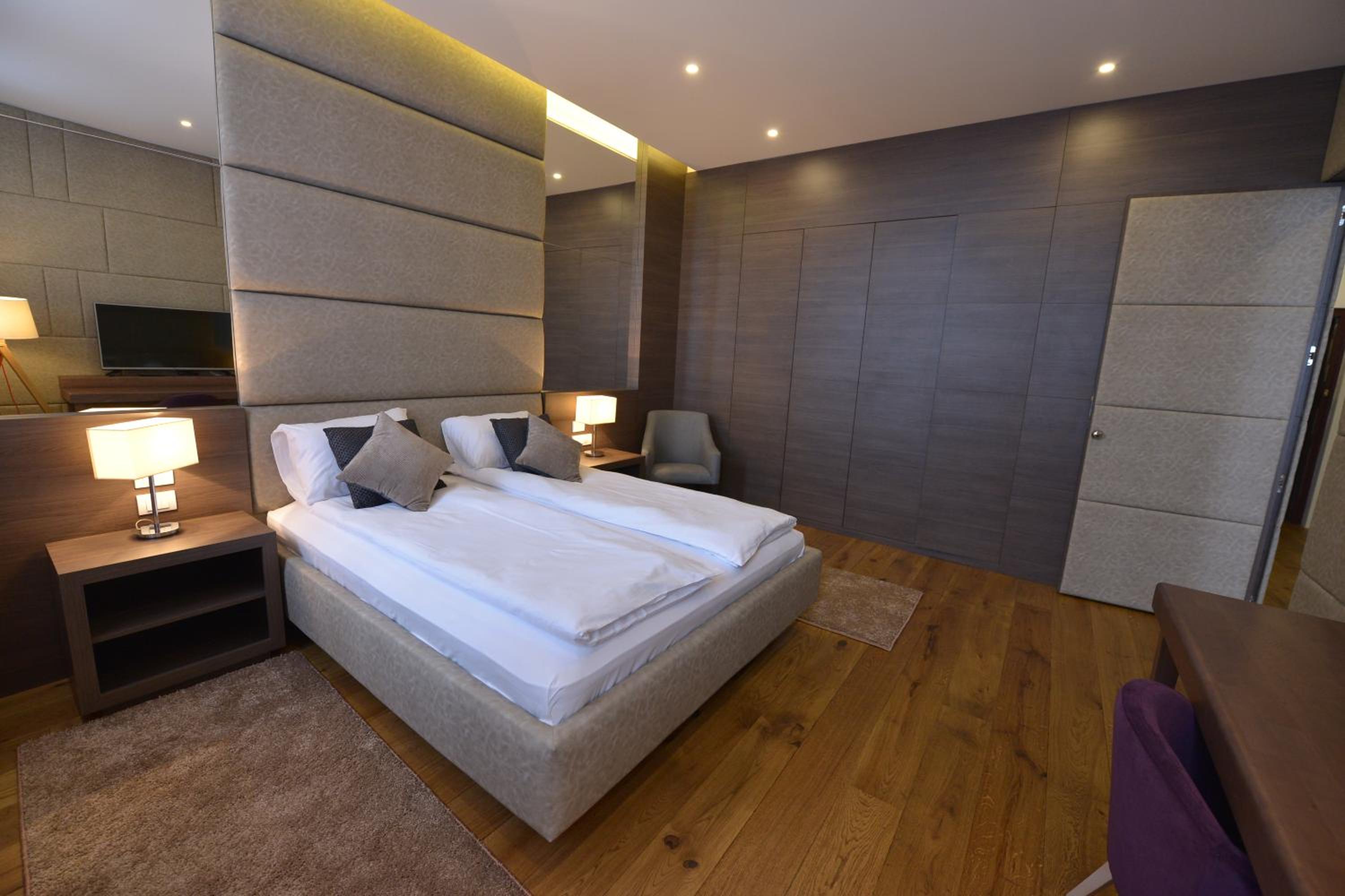 Boutique Rooms