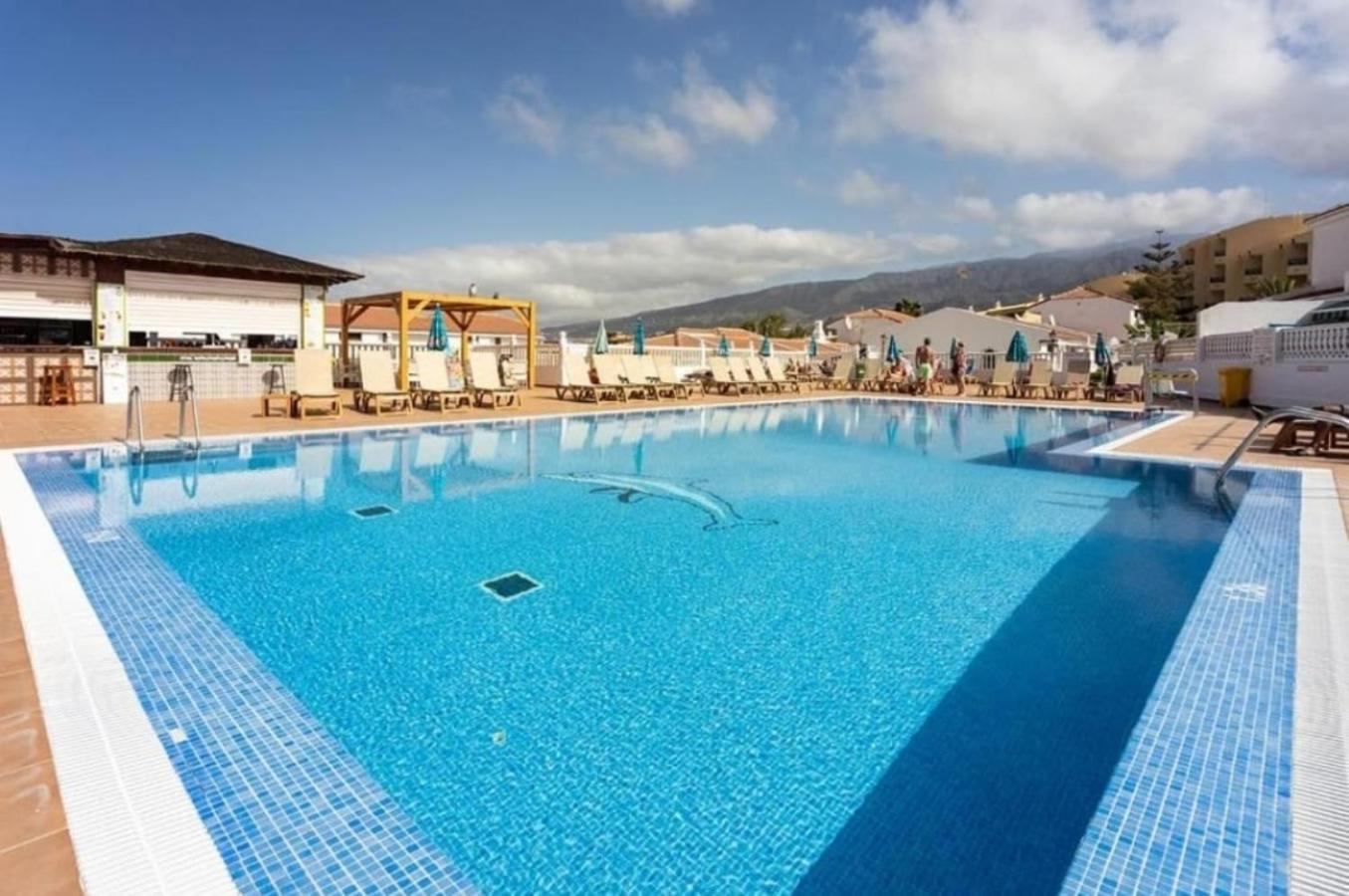Endless Summer Suite - swimming pool