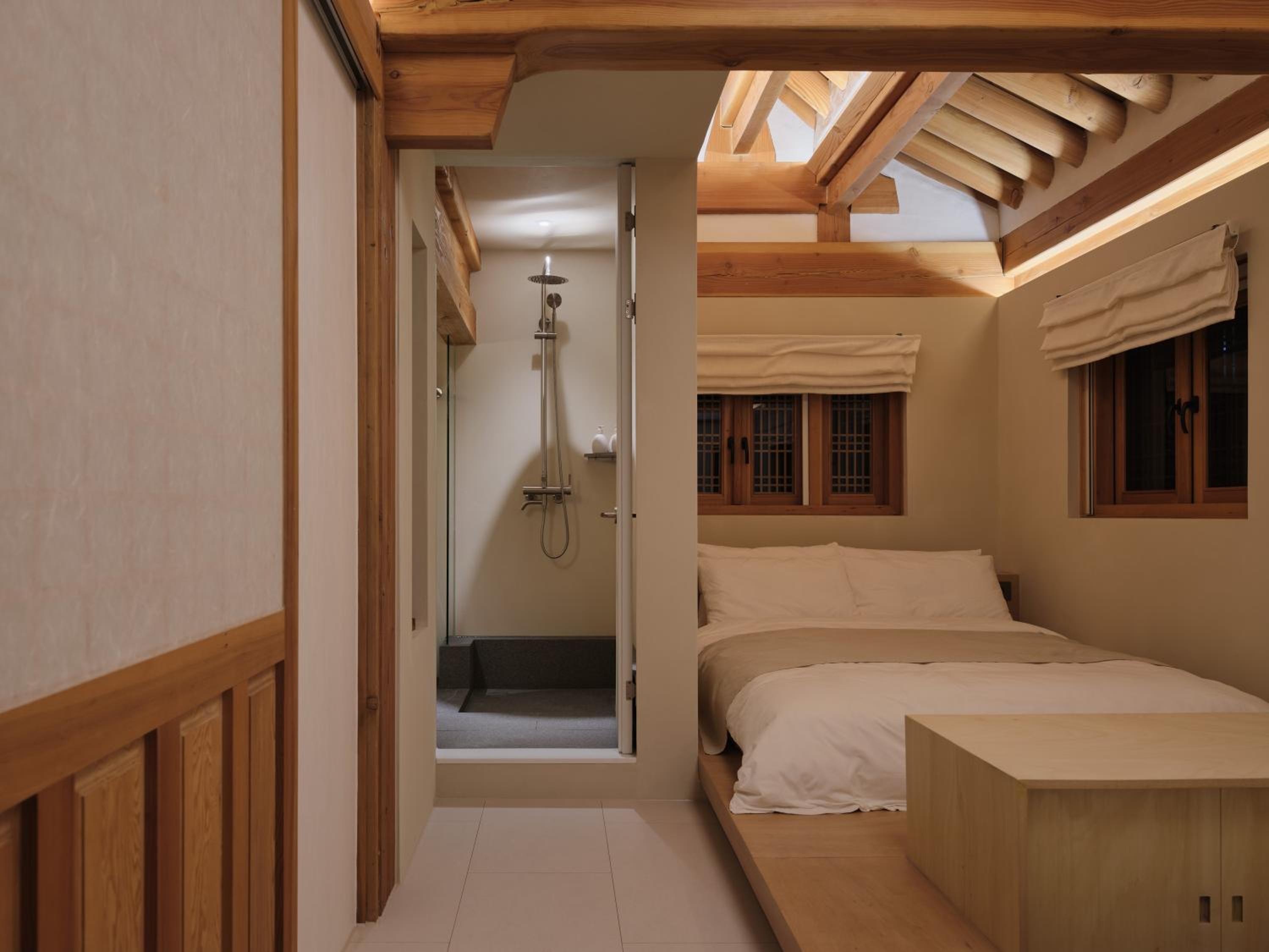 The Korean Traditional Hanok in Downtown Seoul for convenient public transportation - Seoul Ari