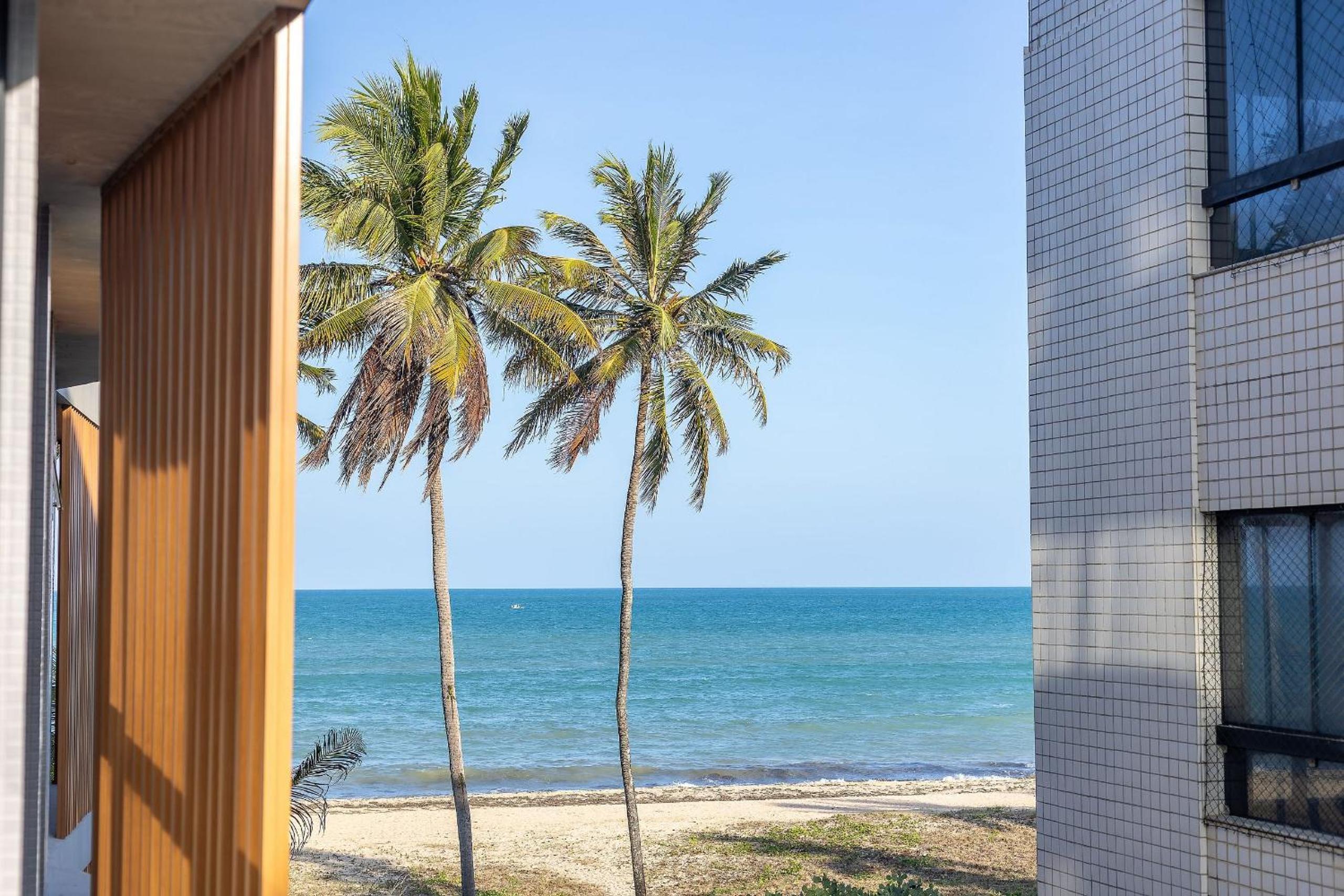 Breeze Residence #311 - Seafront by Carpediem