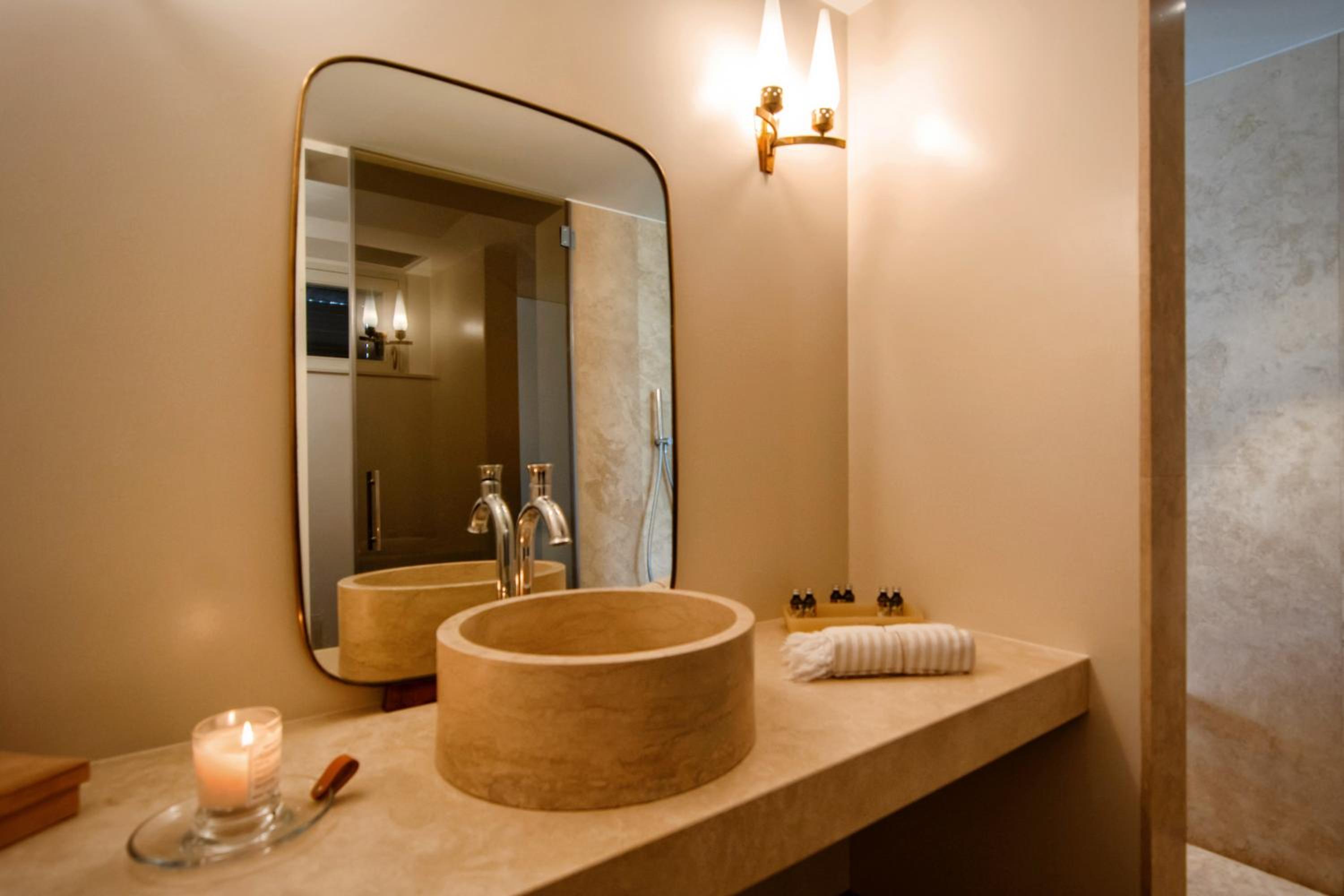 CasaVostra - Ambience Suites