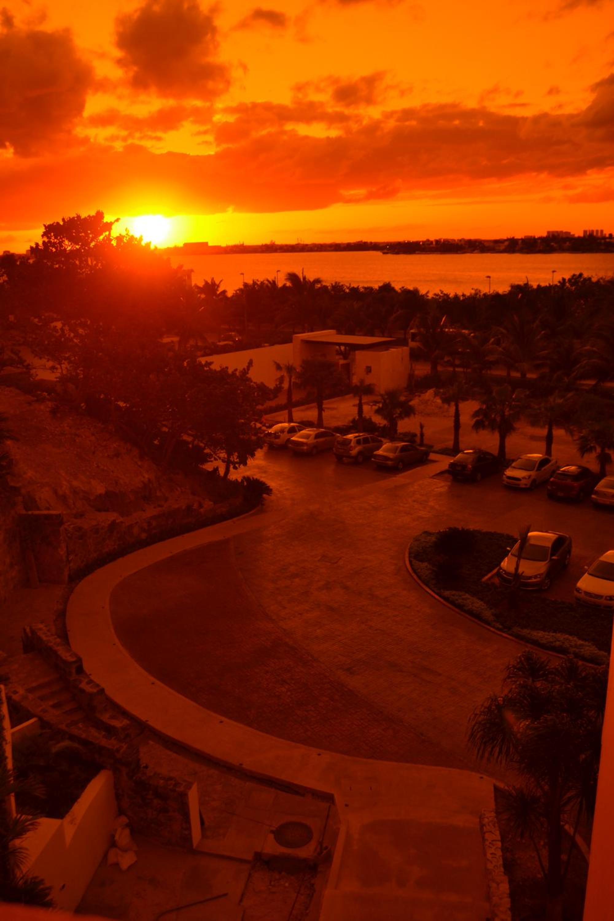 GIRASOL CONDO CANCUN BEAcH