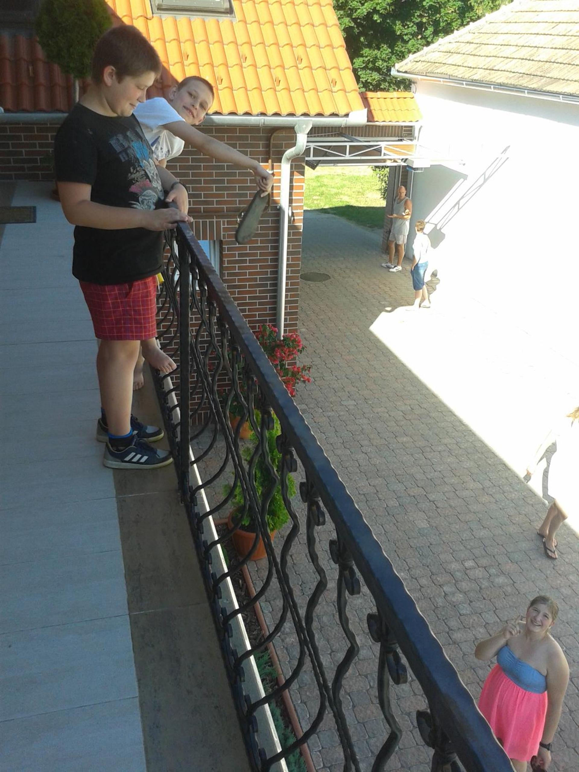 Photo 198