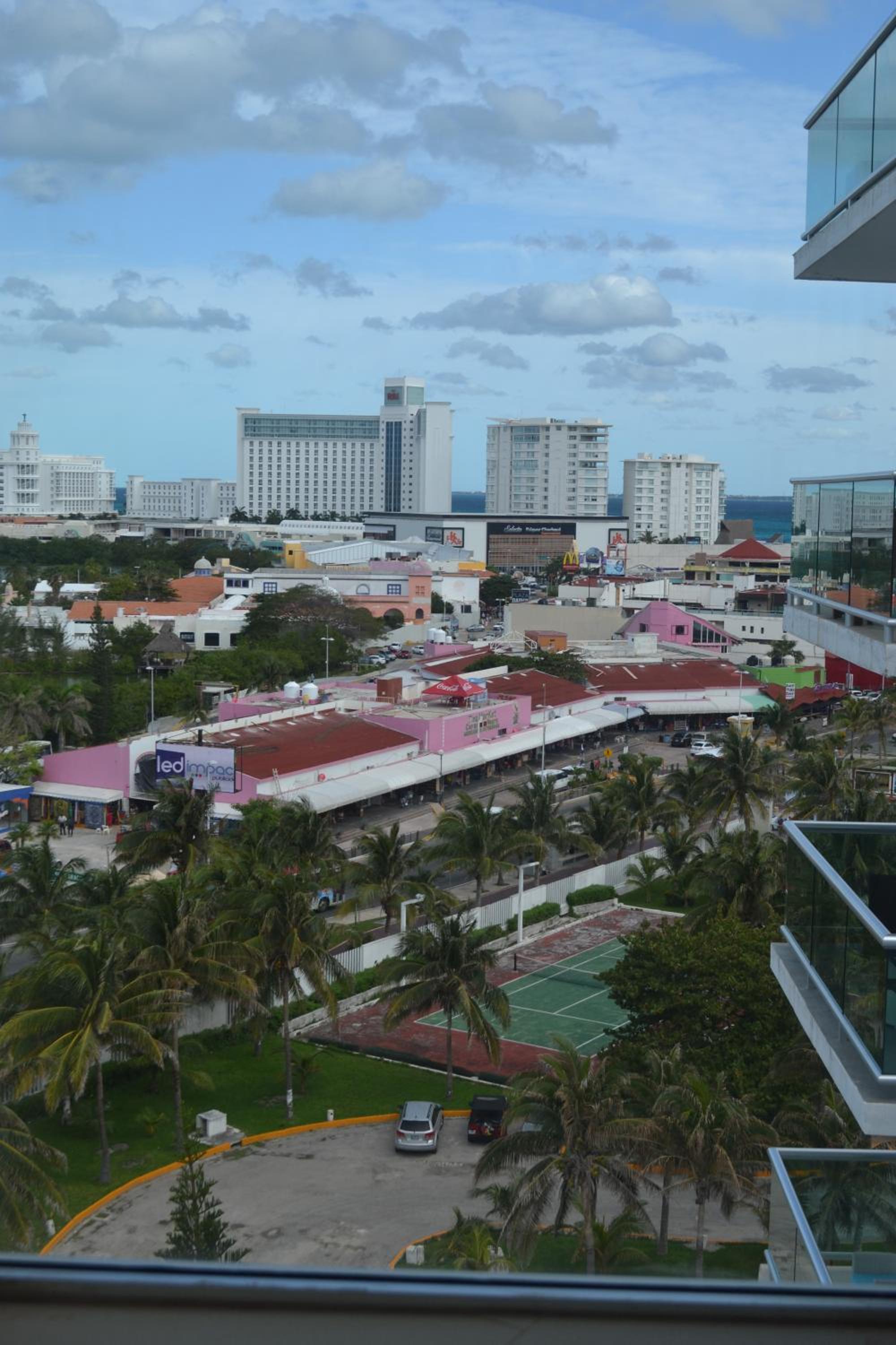 GIRASOL CONDO CANCUN BEAcH