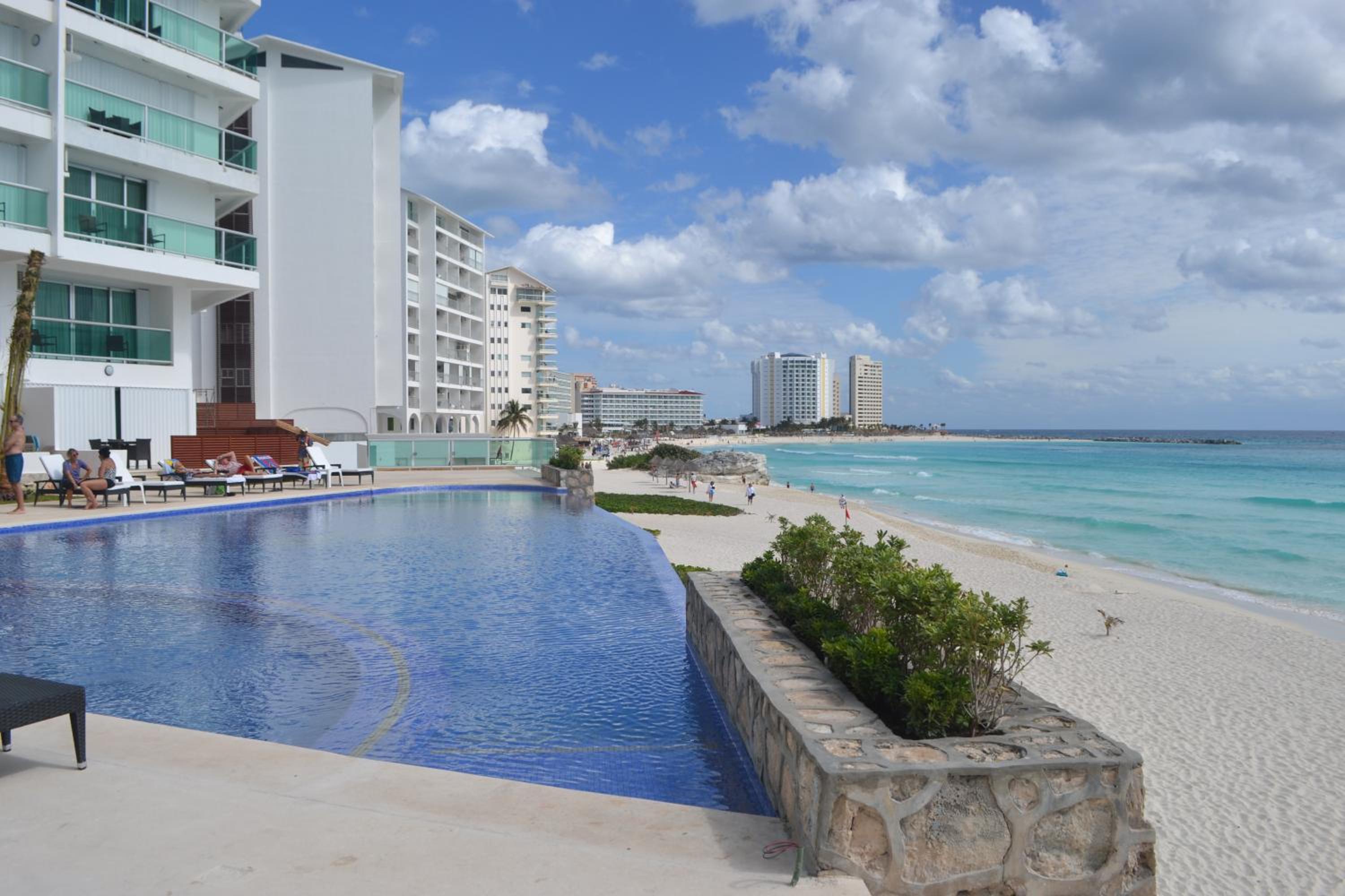 GIRASOL CONDO CANCUN BEAcH