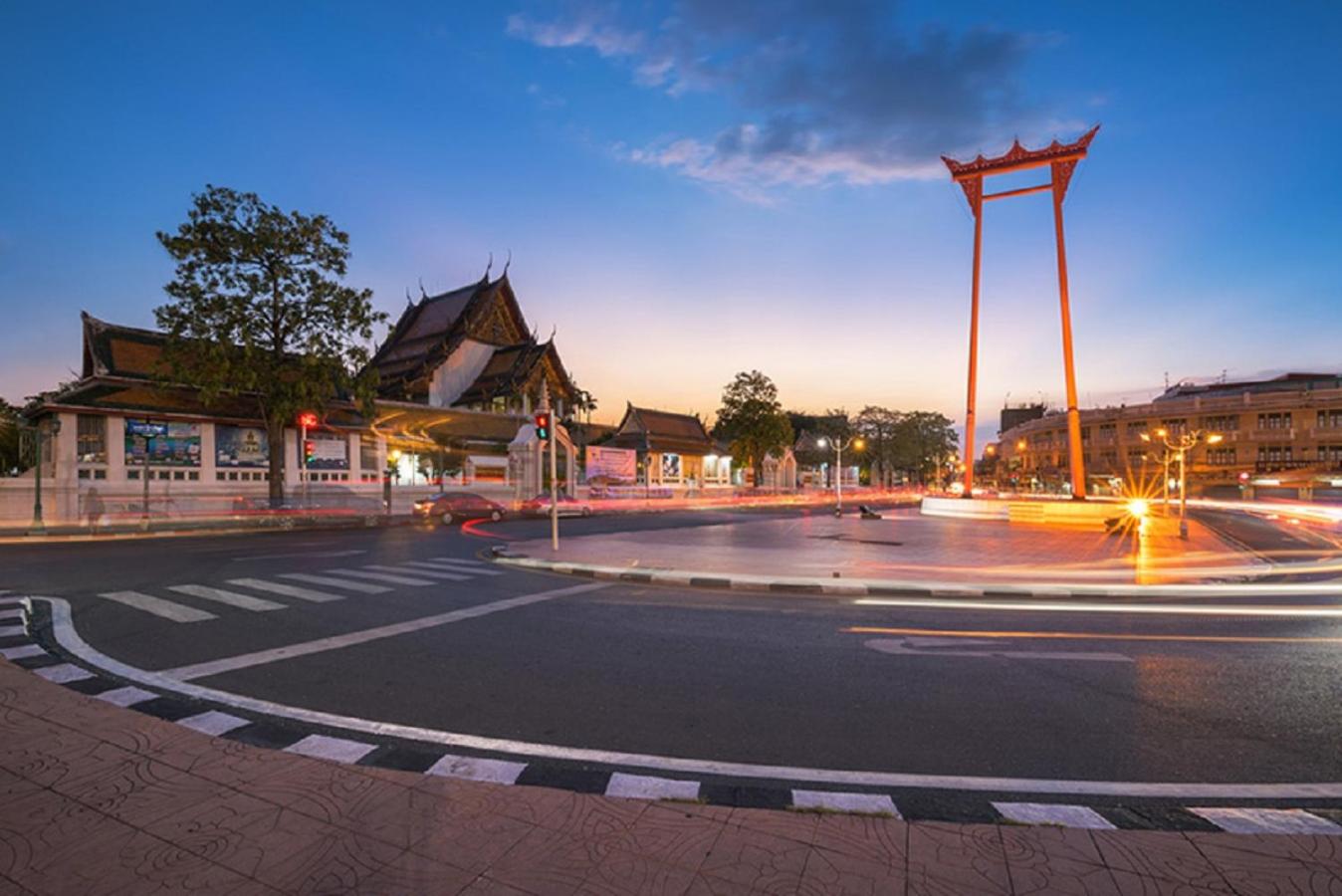 GO INN The Giant Swing เสาชิงช้า