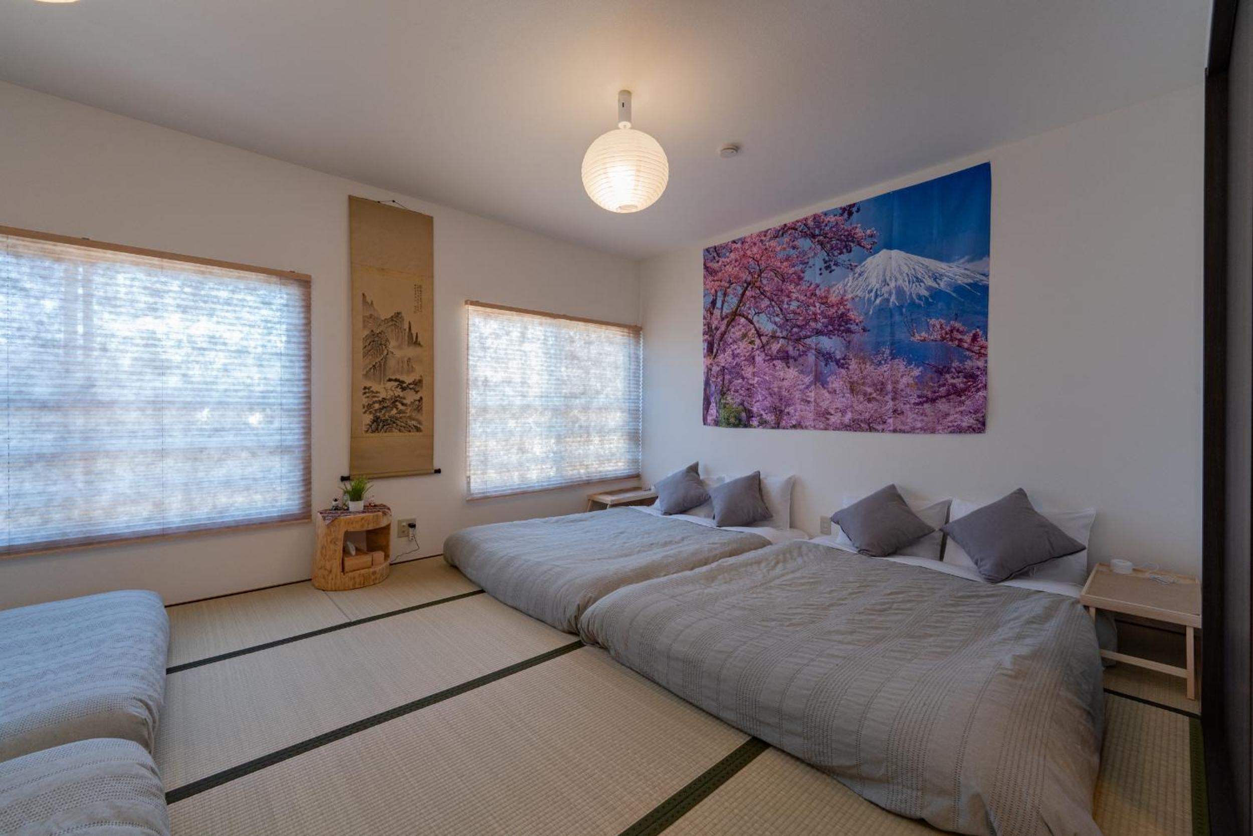 Tomarigi Perch とまりぎ - 10 minutes to Kawaguchiko Station, 5 Double Bedding, 10 PAX, 4 minutes to Seven Eleven, Kawaguchiko Bus 9 minutes, Fuji-Q Highland 1 