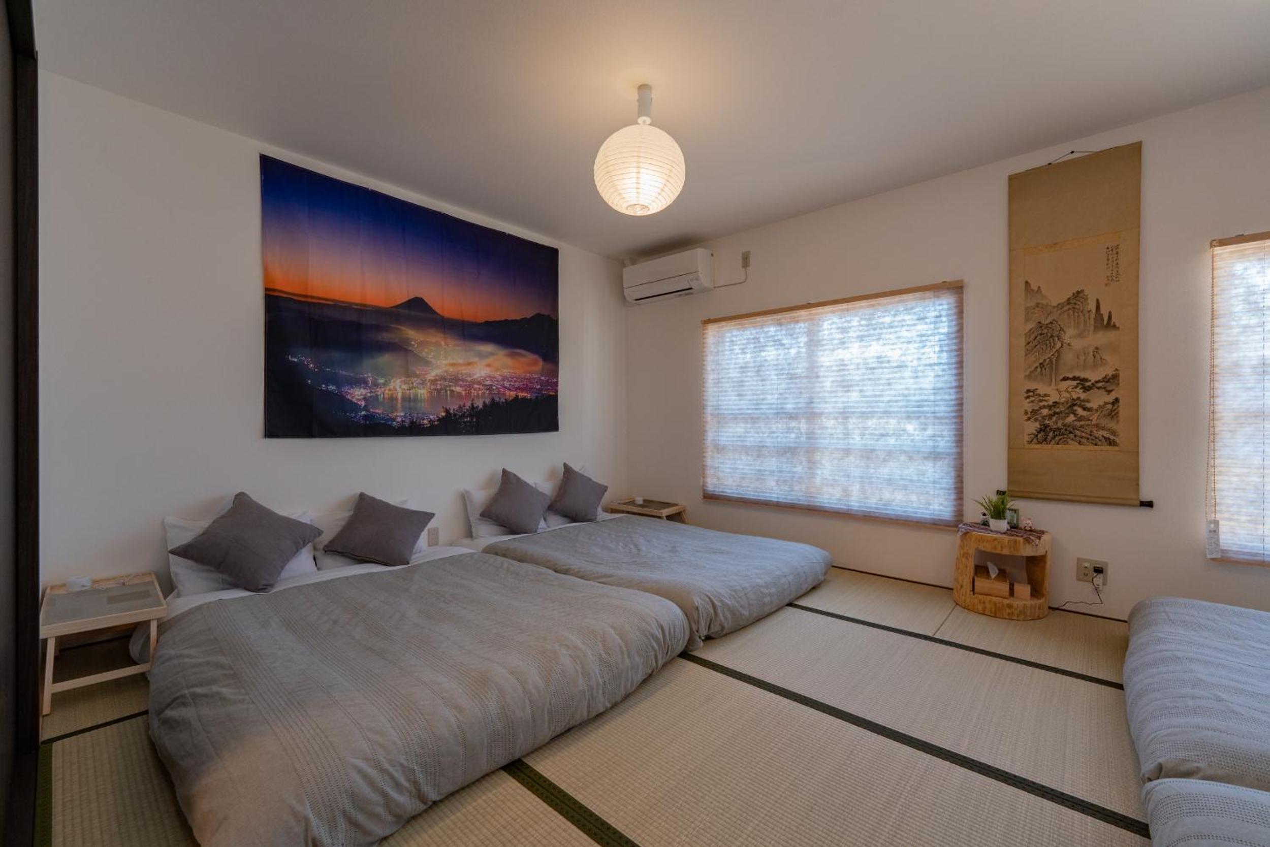 Tomarigi Perch とまりぎ - 10 minutes to Kawaguchiko Station, 5 Double Bedding, 10 PAX, 4 minutes to Seven Eleven, Kawaguchiko Bus 9 minutes, Fuji-Q Highland 1 