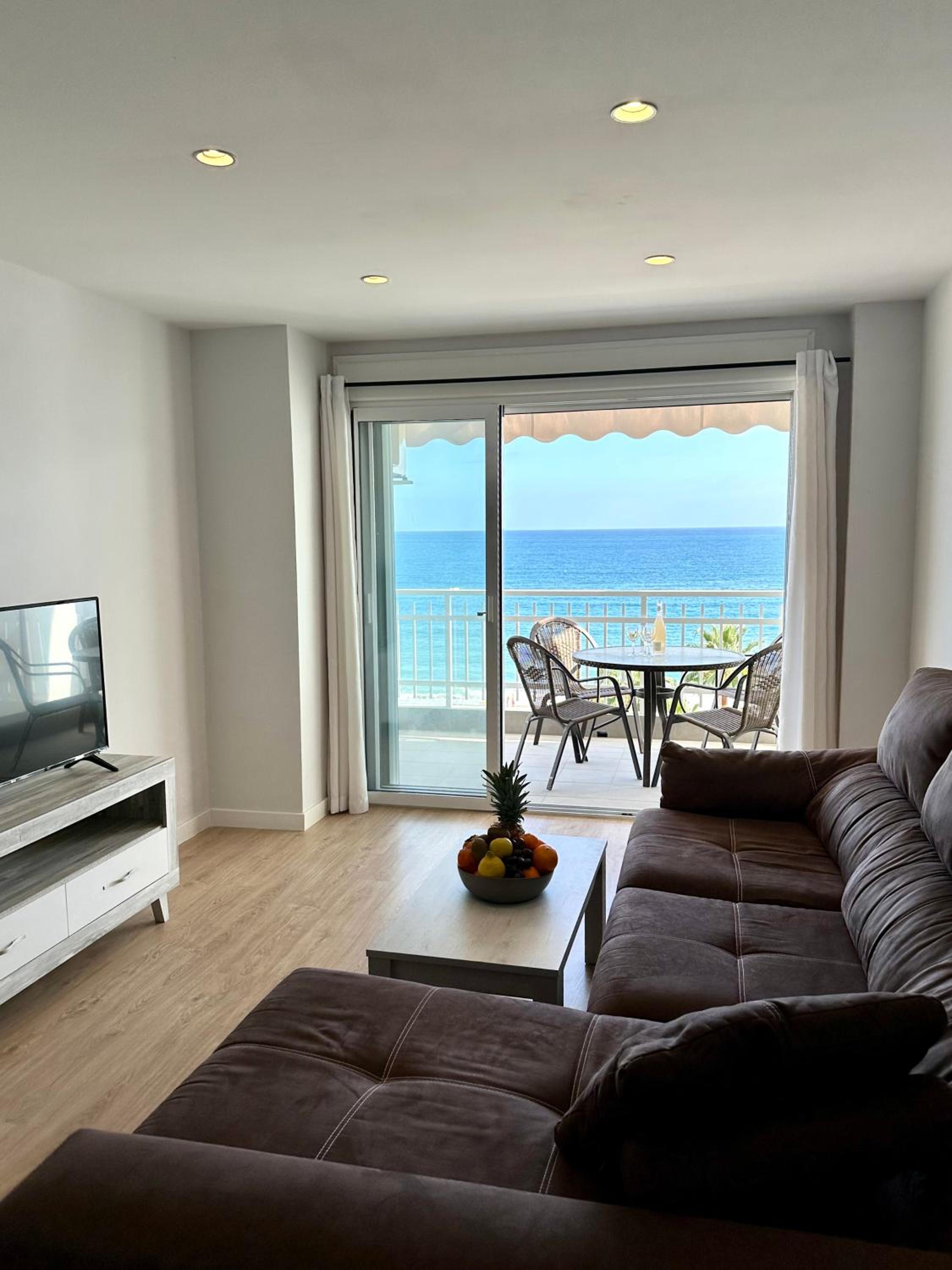 Horizonte 3 Charming apartment with breathtaking sea view at first line of Fuengirola beach
