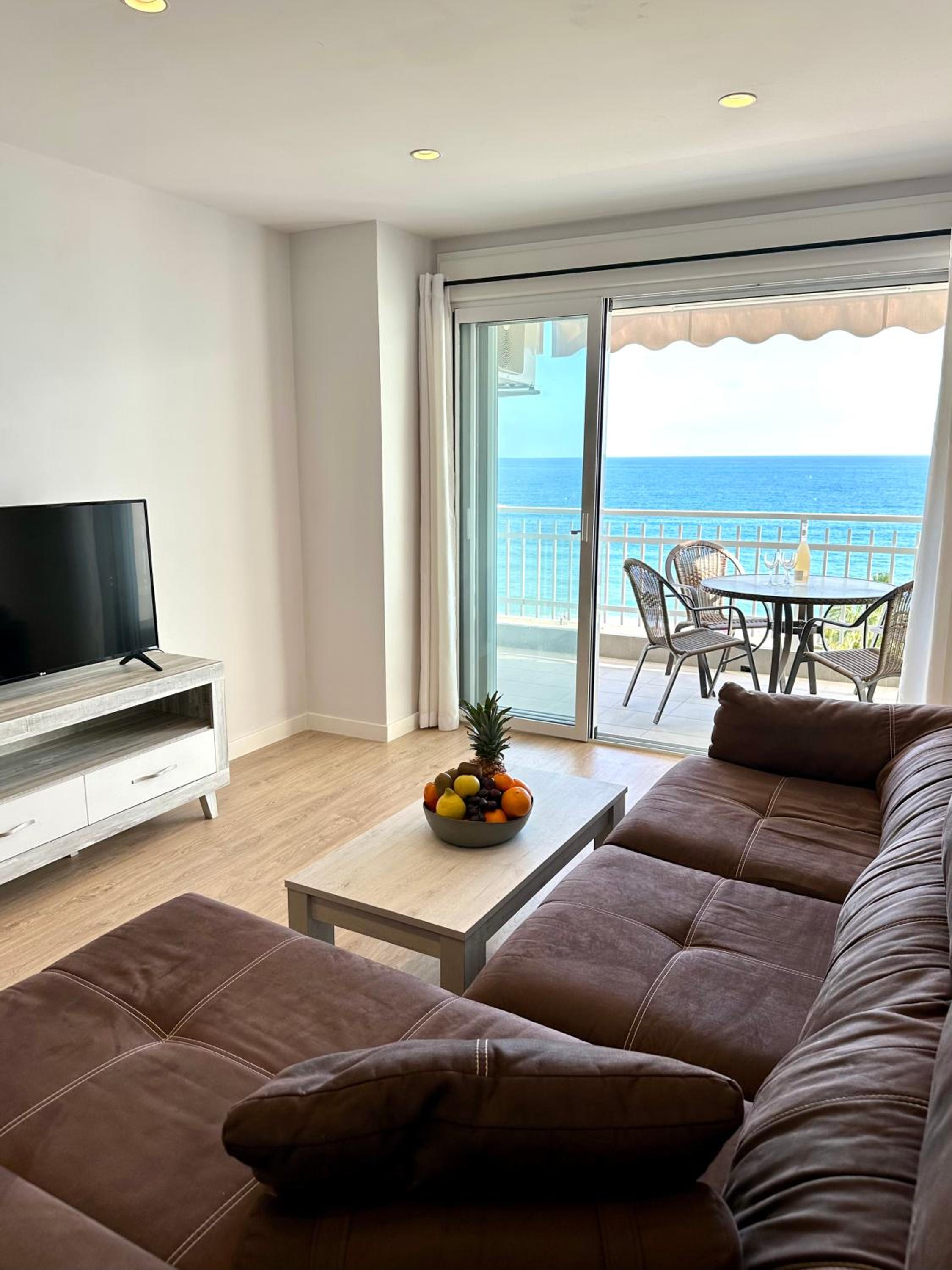 Horizonte 3 Charming apartment with breathtaking sea view at first line of Fuengirola beach