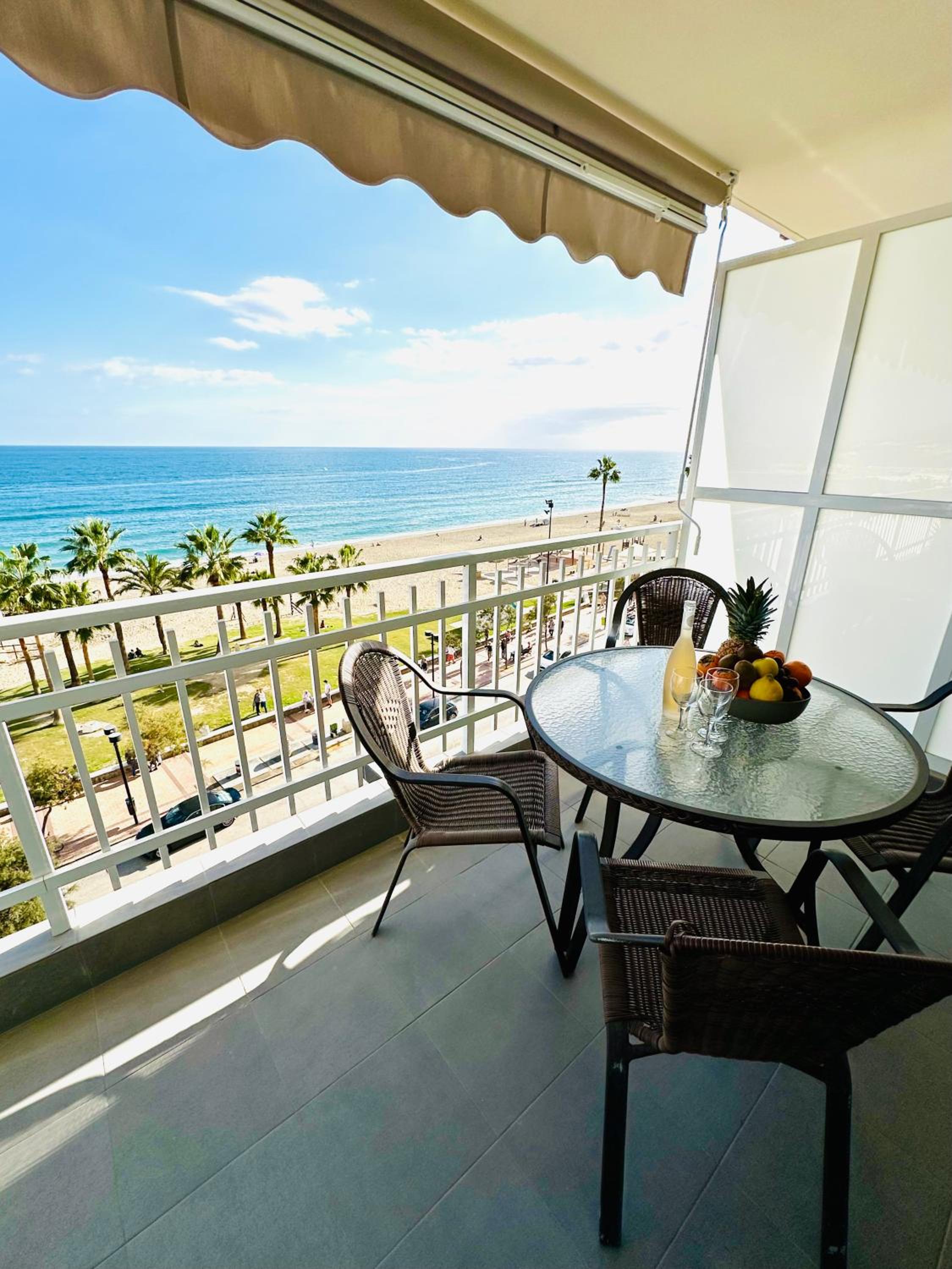 Horizonte 3 Charming apartment with breathtaking sea view at first line of Fuengirola beach