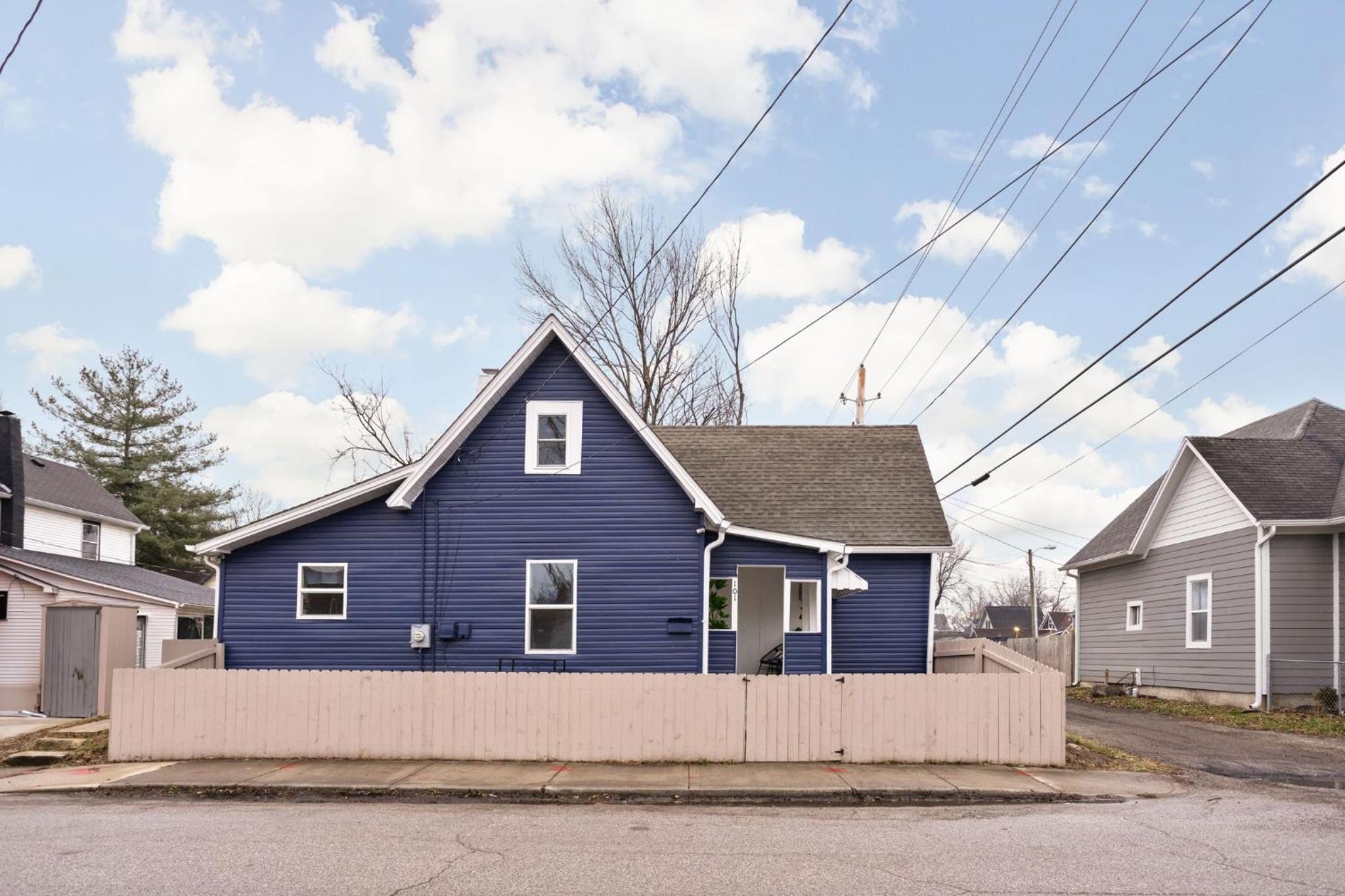 3BR Family-Friendly Home Near Downtown Indy & Game Room