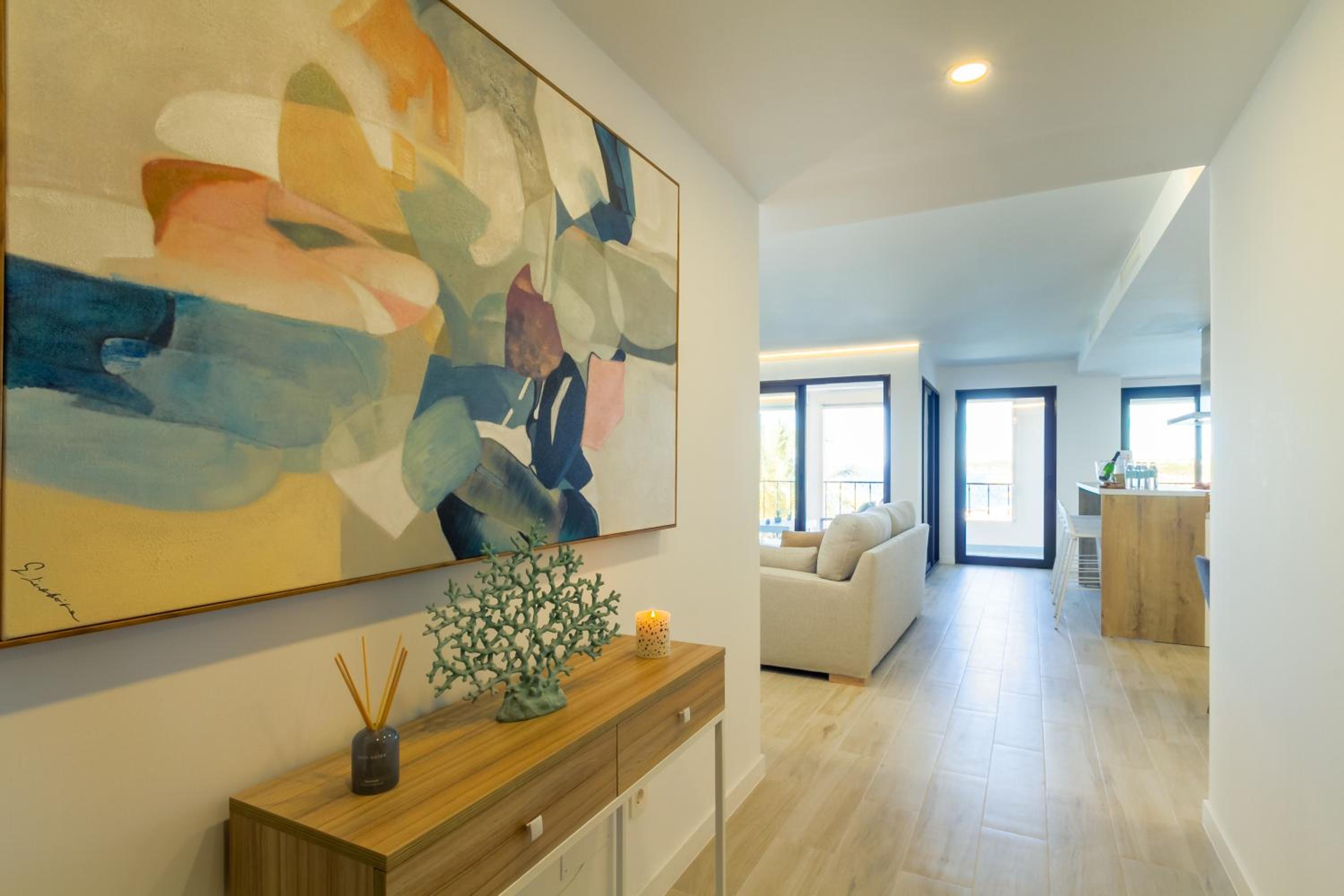 MARBELLA BANUS SUITES - Harbour Seafront Apartment