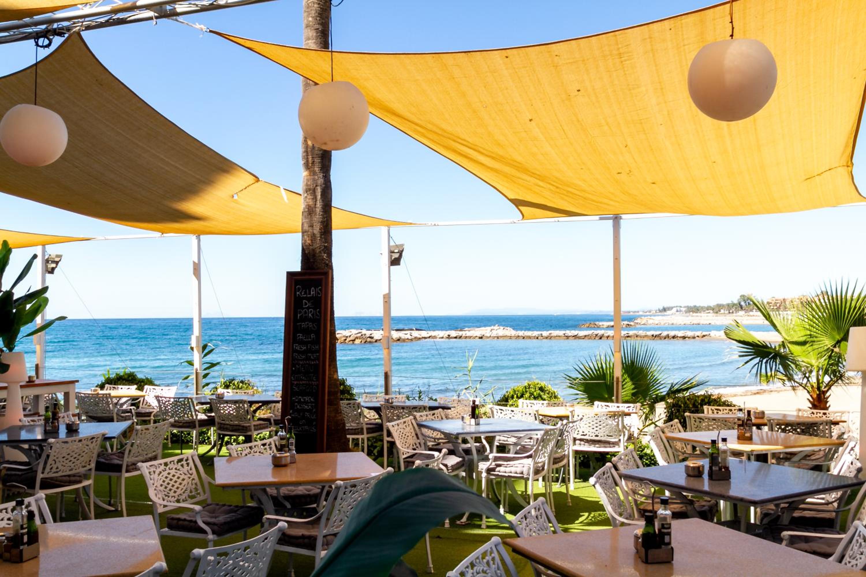MARBELLA BANUS SUITES - Harbour Seafront Apartment