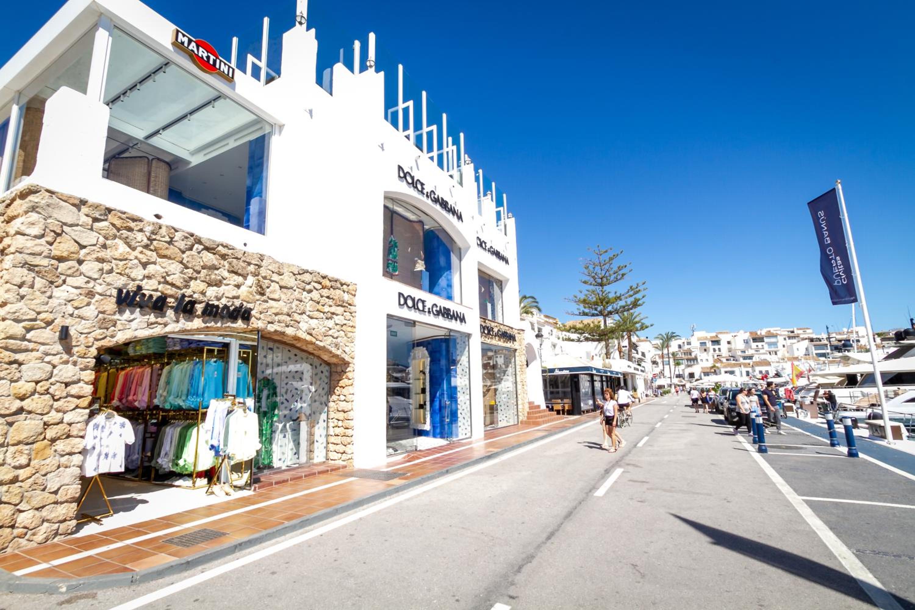 MARBELLA BANUS SUITES - Harbour Seafront Apartment