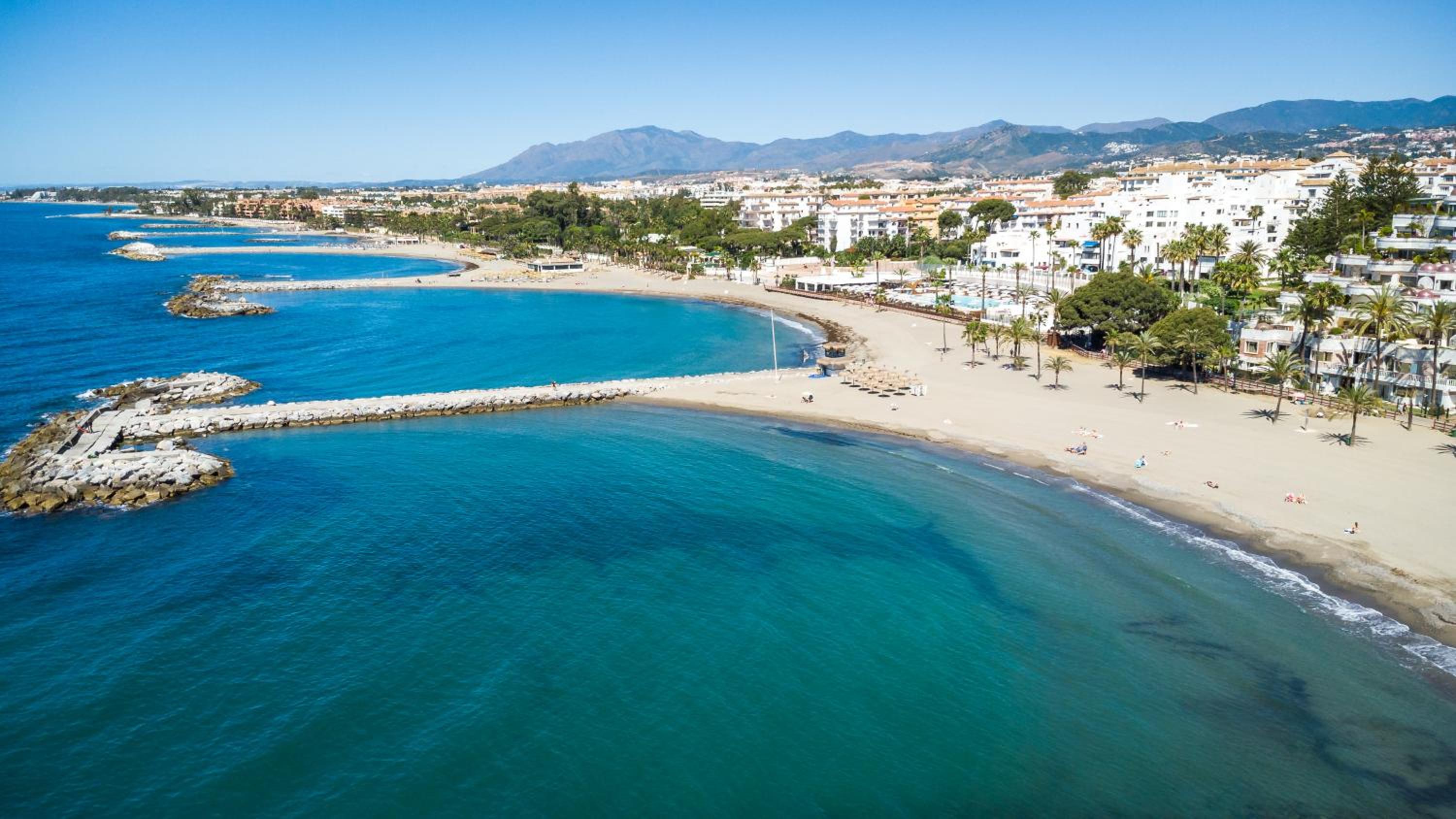 MARBELLA BANUS SUITES - Harbour Seafront Apartment