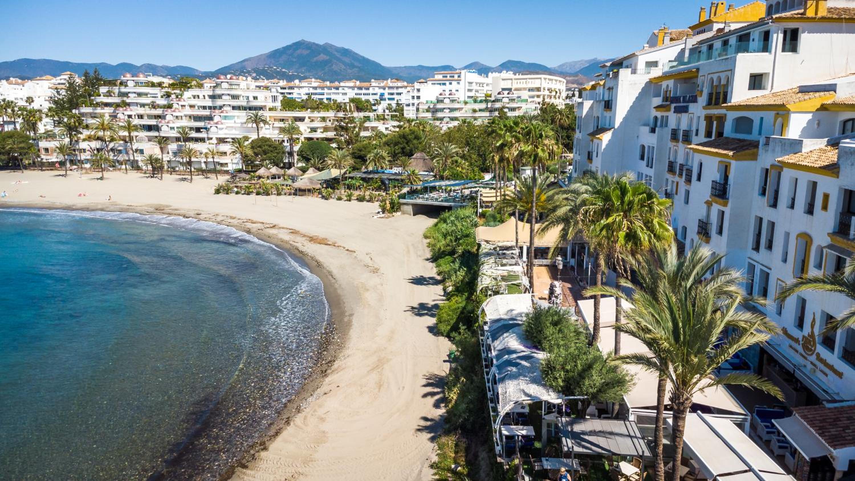 MARBELLA BANUS SUITES - Harbour Seafront Apartment