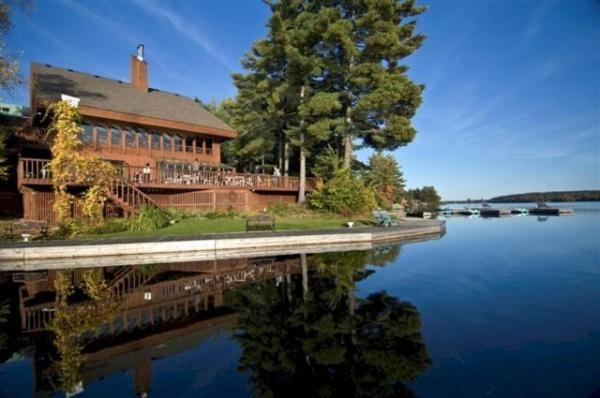 Westwind Inn on the Lake