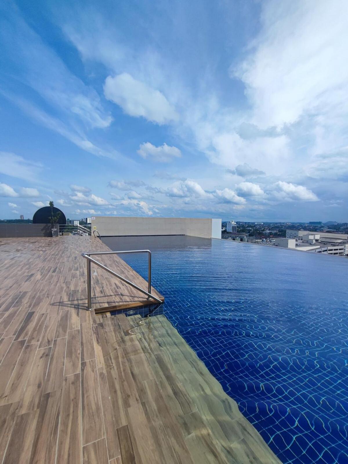 Kuching Podium Apartment Near Aeon Mall 3rd Mile