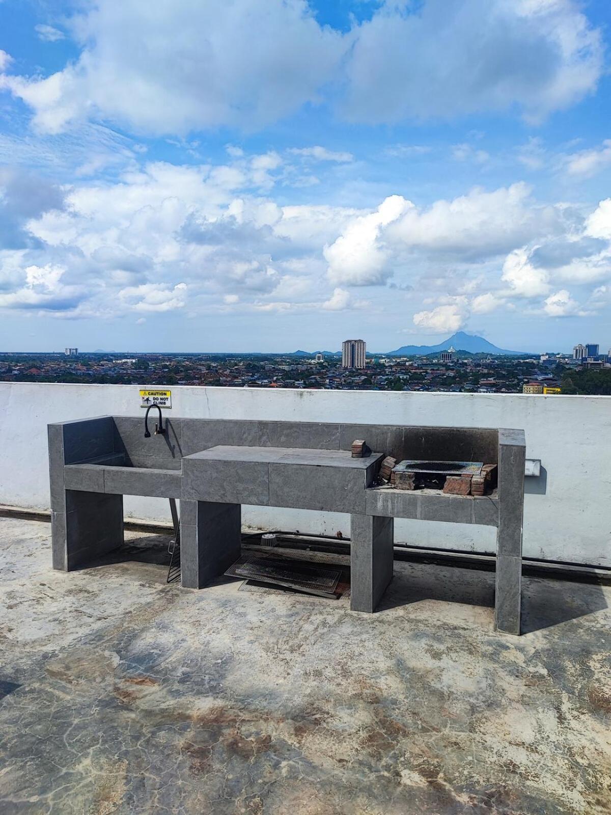 Kuching Podium Apartment Near Aeon Mall 3rd Mile
