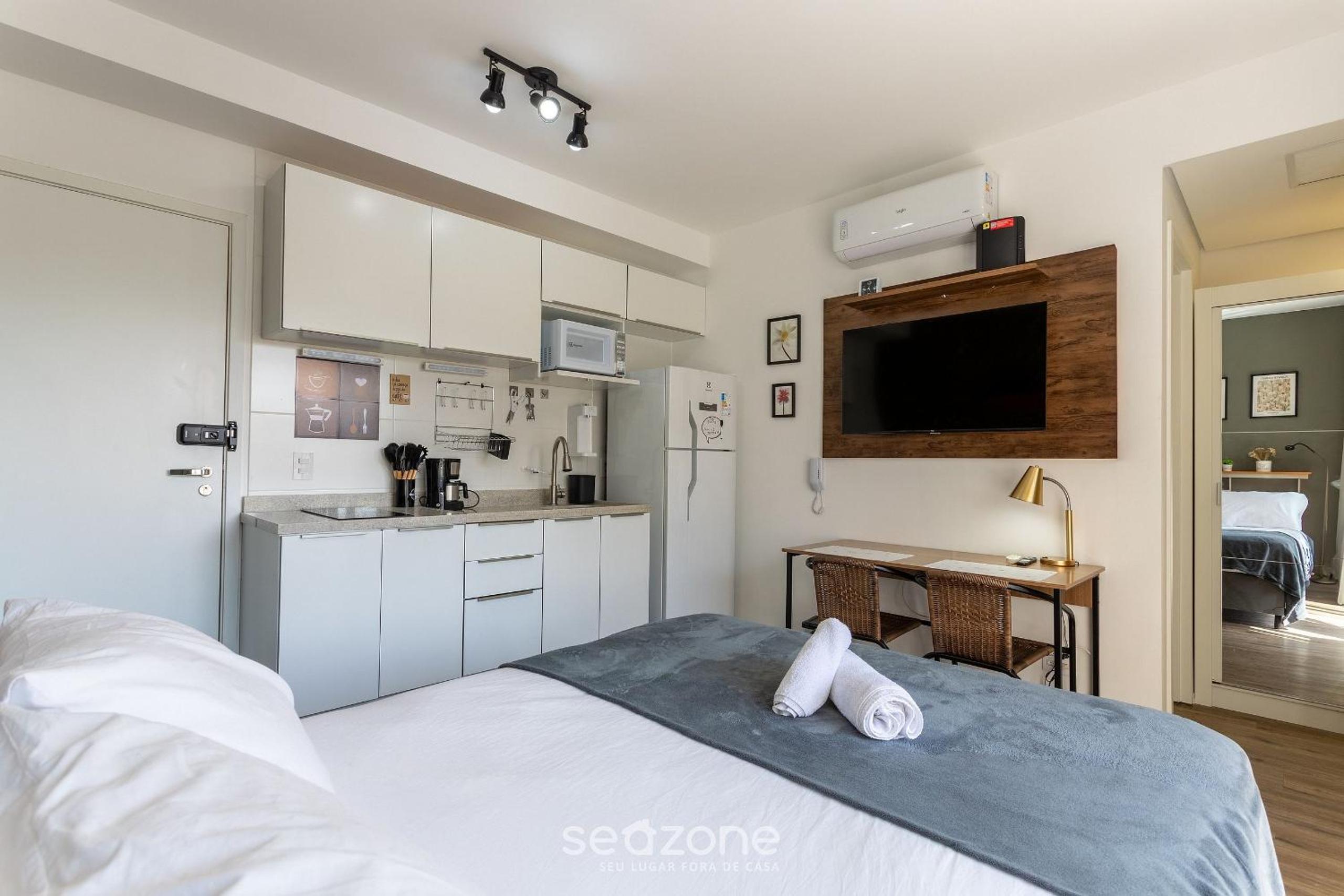 Studio w/ pool near Morumbi Shopping Mall JBN0043