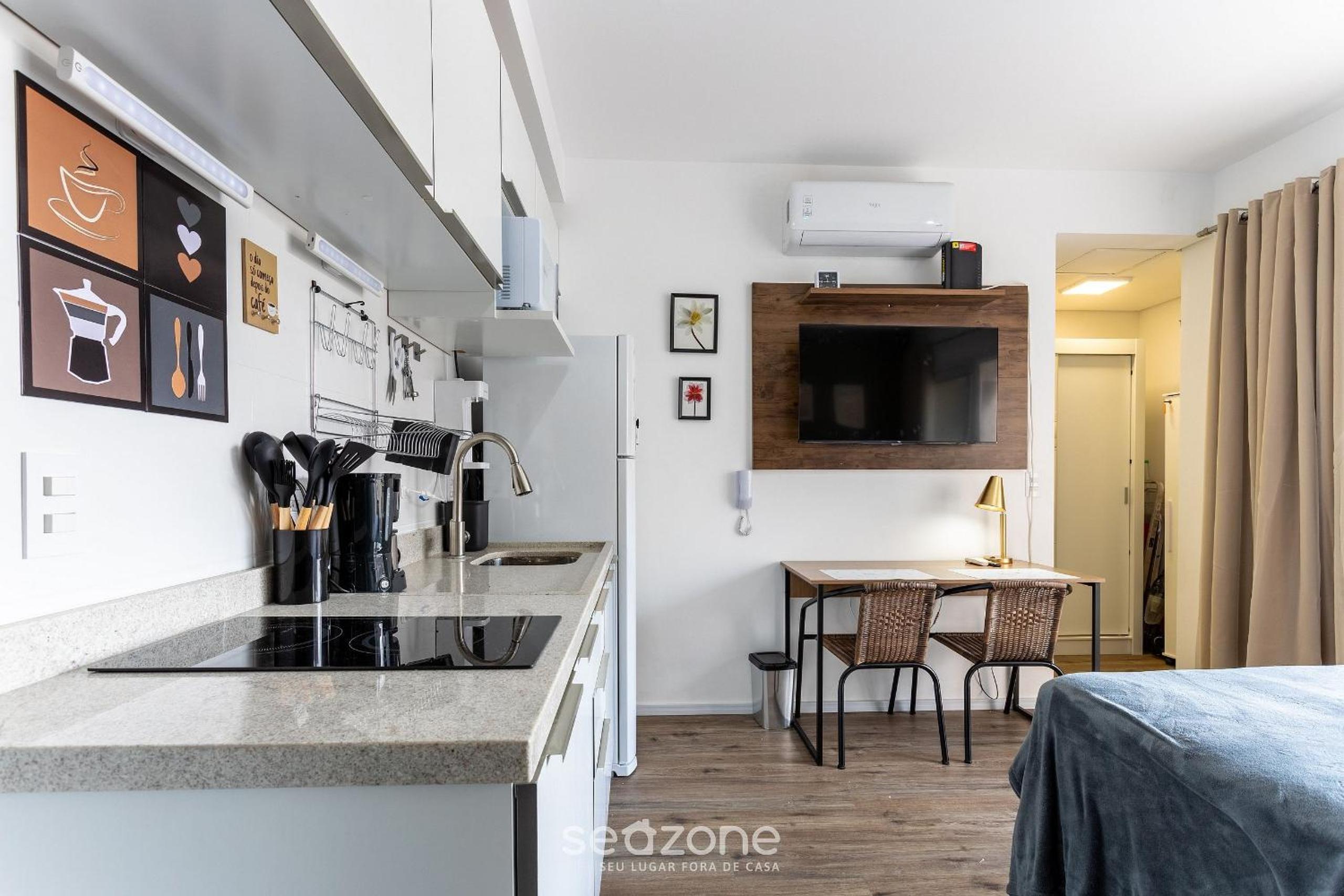 Studio w/ pool near Morumbi Shopping Mall JBN0043