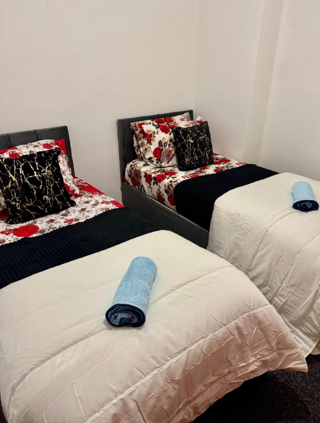 London House near Greenwich, Free Parking, Free WIFI