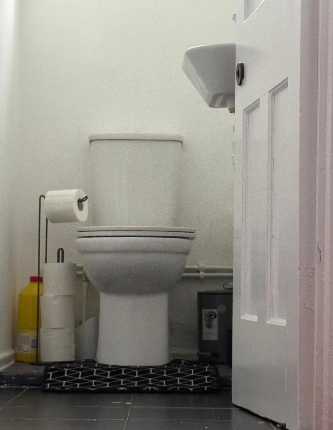 London House near Greenwich, Free Parking, Free WIFI