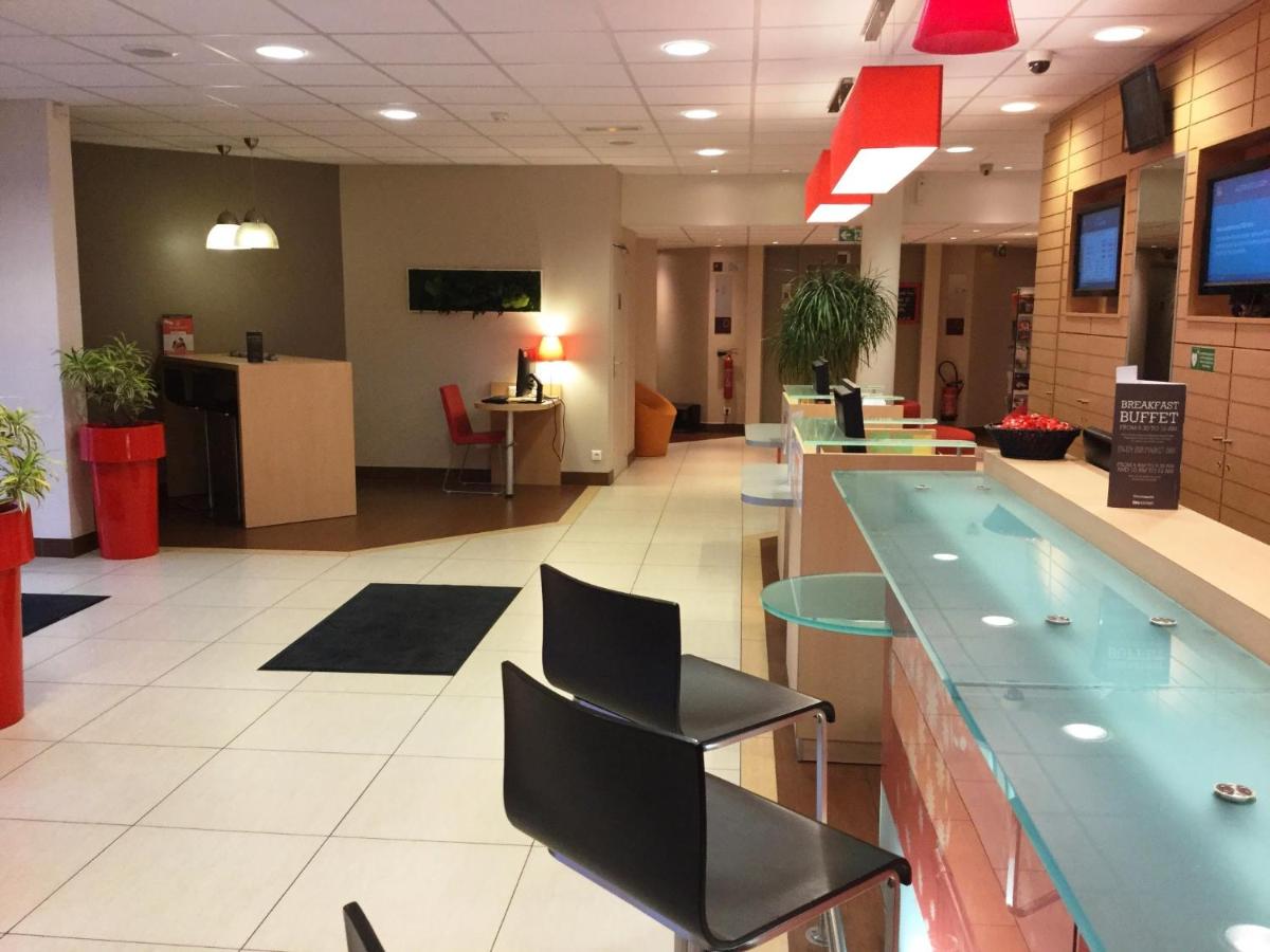 hotel reception