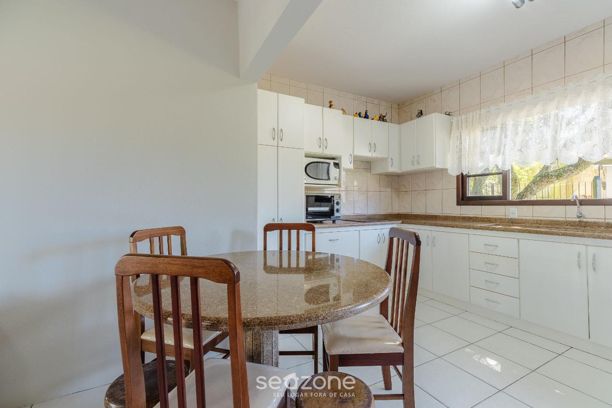3BR Home w/ BBQ 140m from the beach RAE0126
