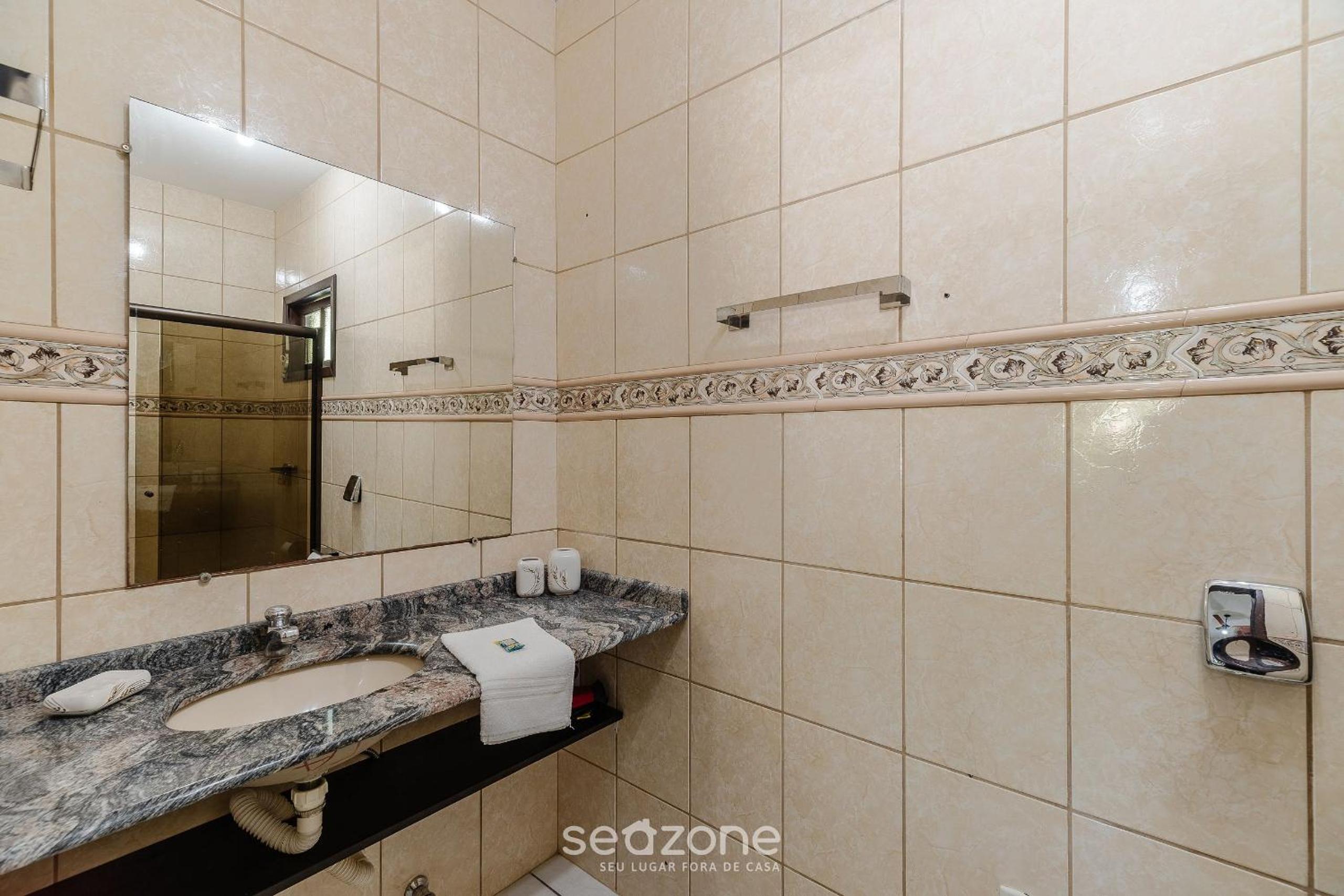 3BR Home w/ BBQ 140m from the beach RAE0126