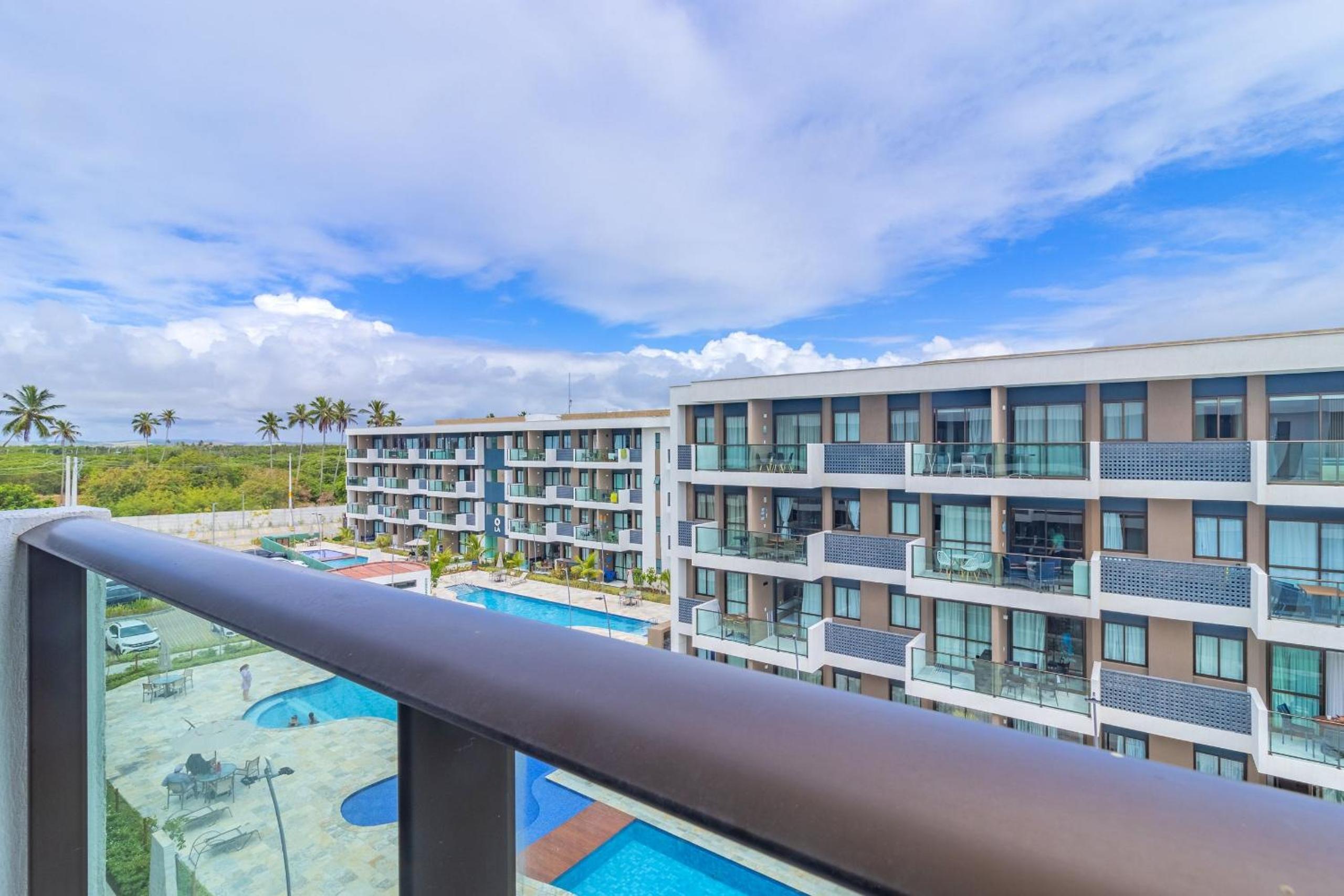 Makia Beach #D307 - Flat com varanda por Carpediem