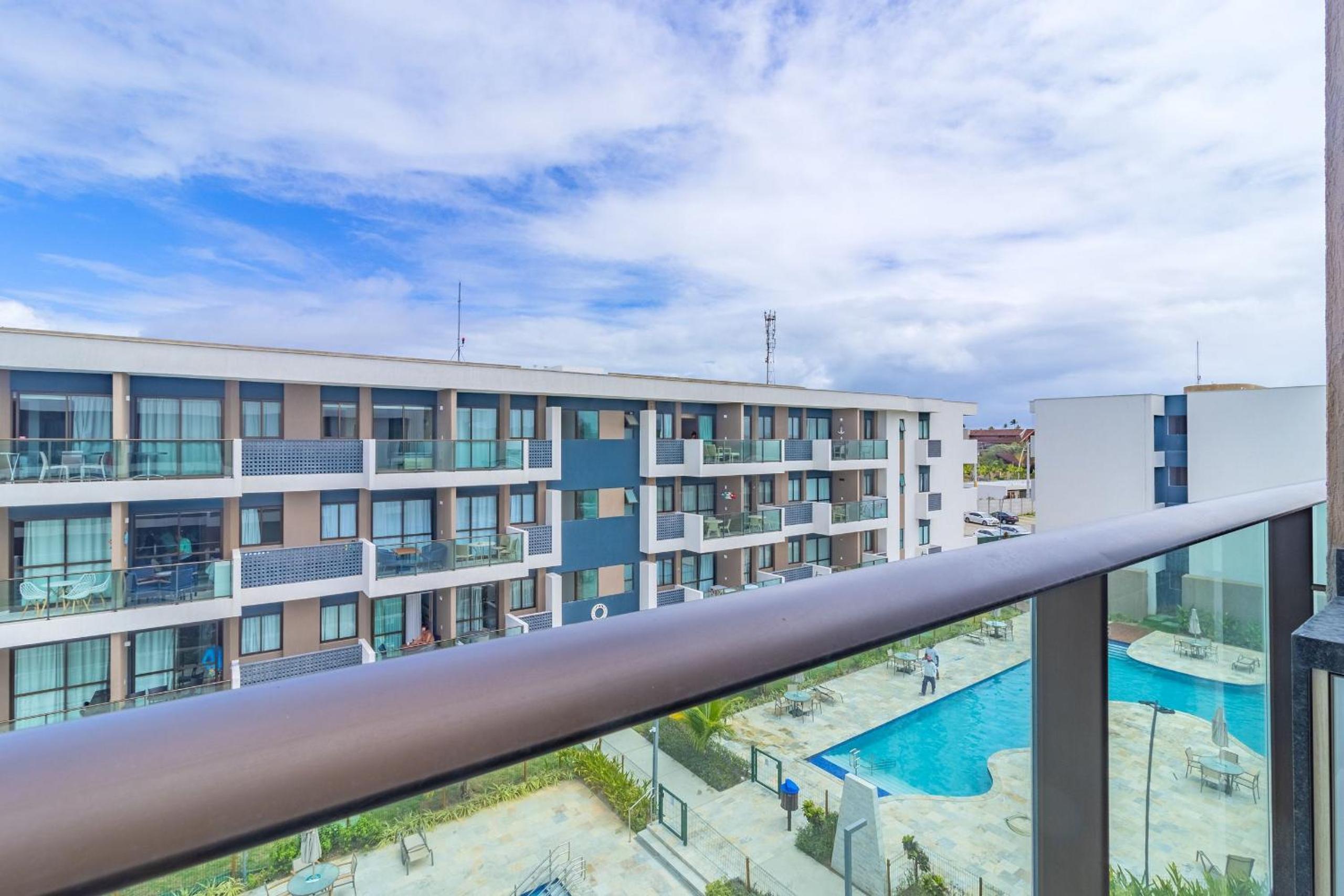 Makia Beach #D307 - Flat com varanda por Carpediem