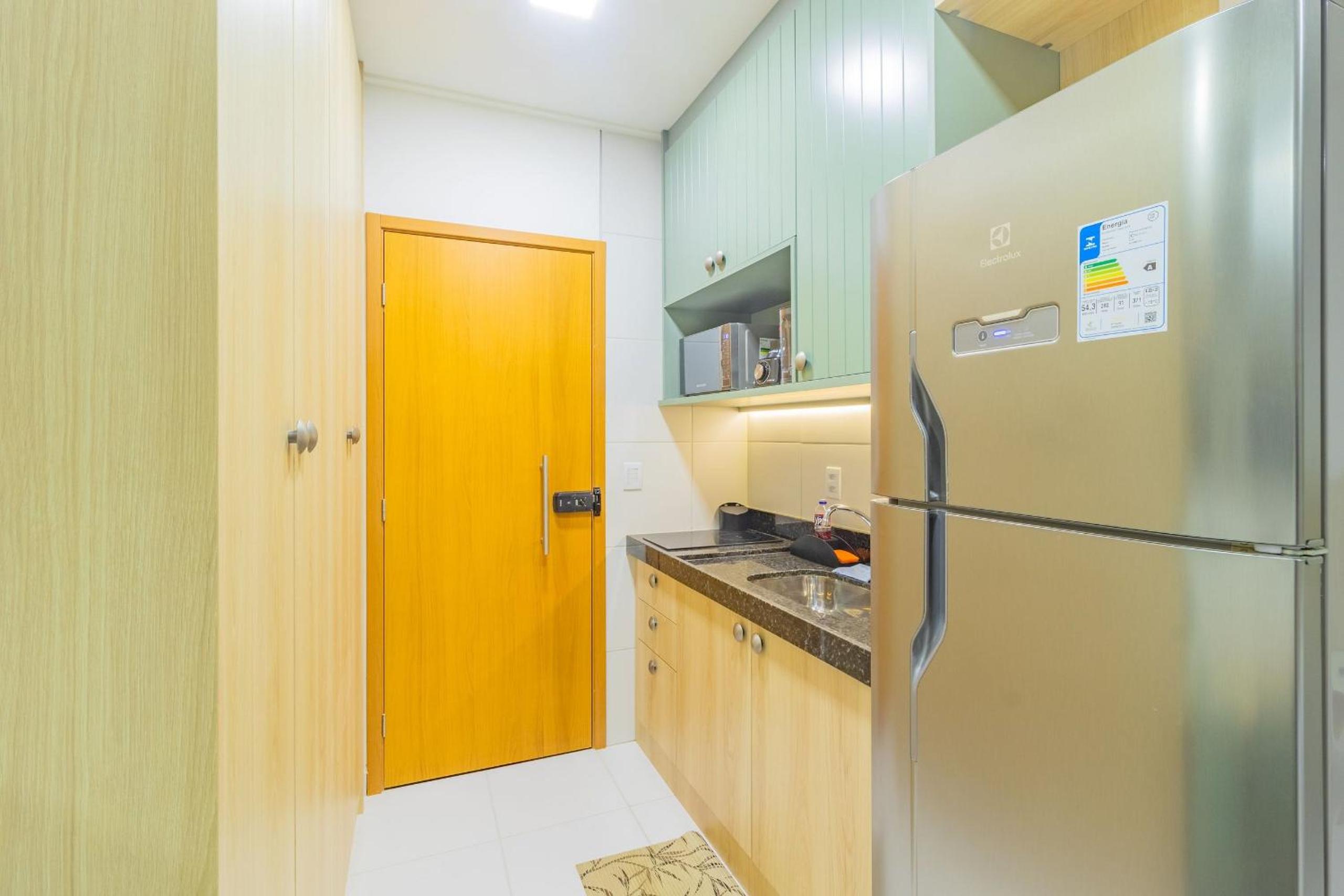 Makia Beach #D307 - Flat com varanda por Carpediem